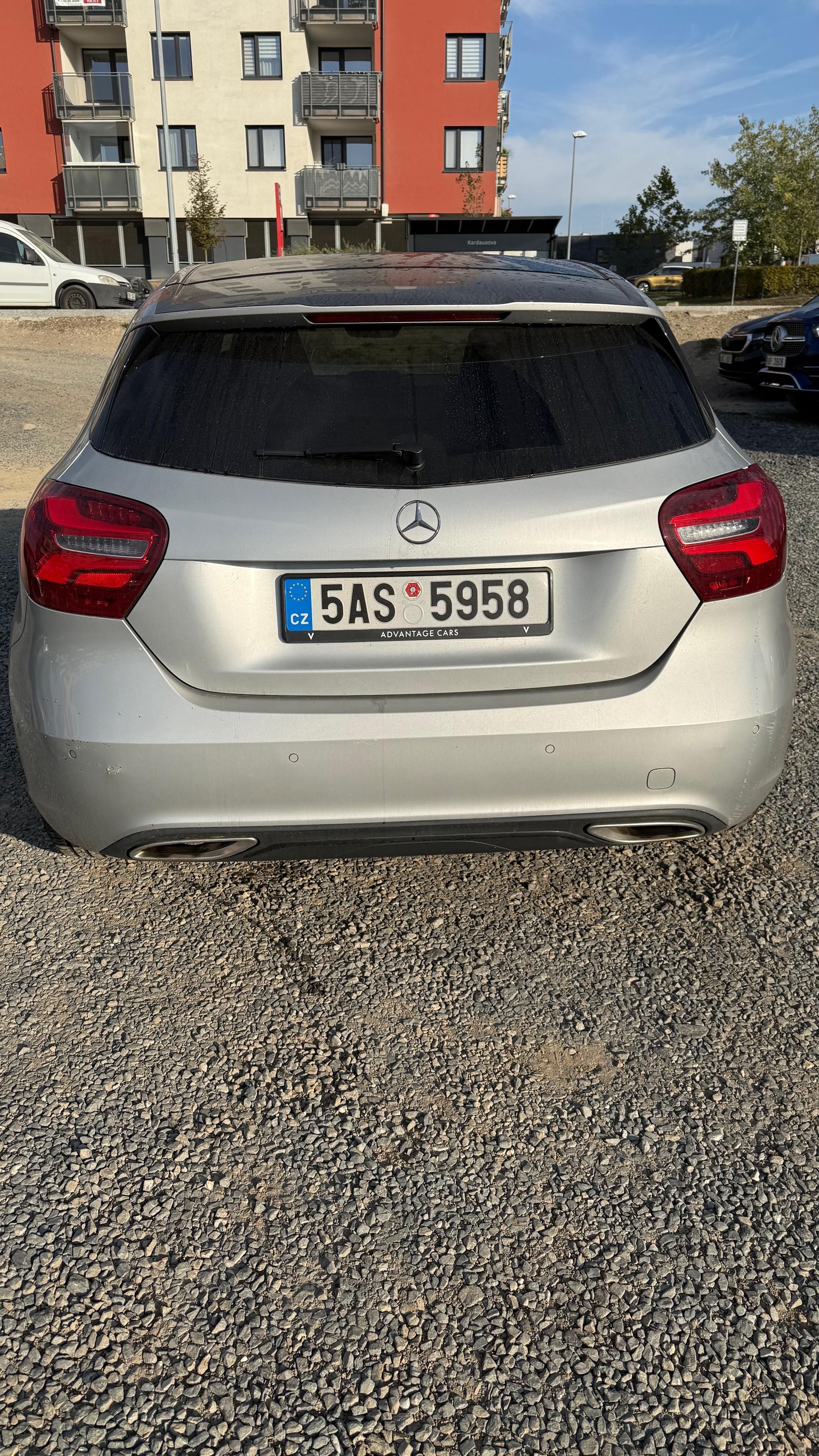 Mercedes-Benz Třídy A, Mercedes-Benz A 200d rv. 2016 - fotka 4