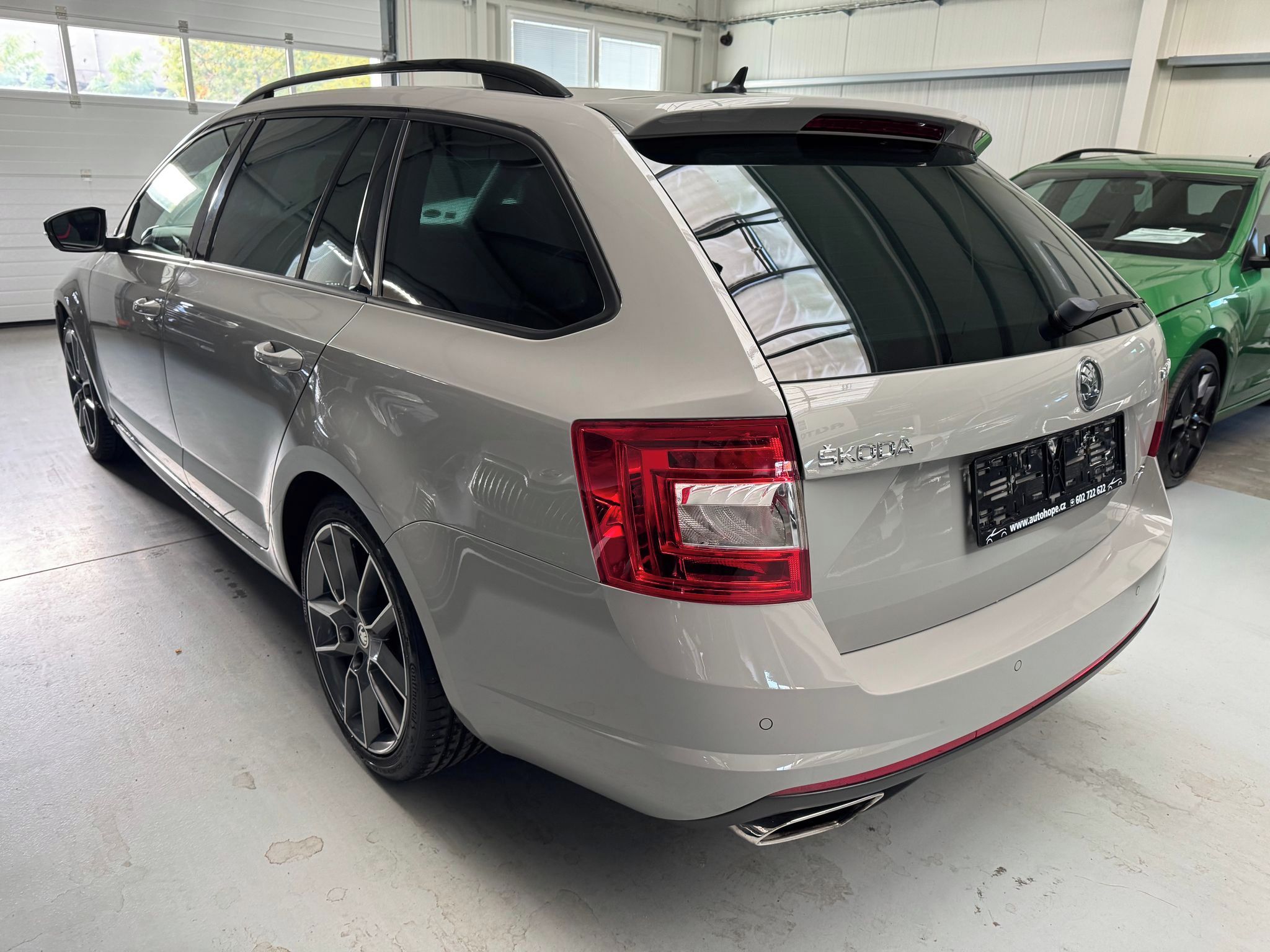 Škoda Octavia, combi RS 2.0 TSI - fotka 4