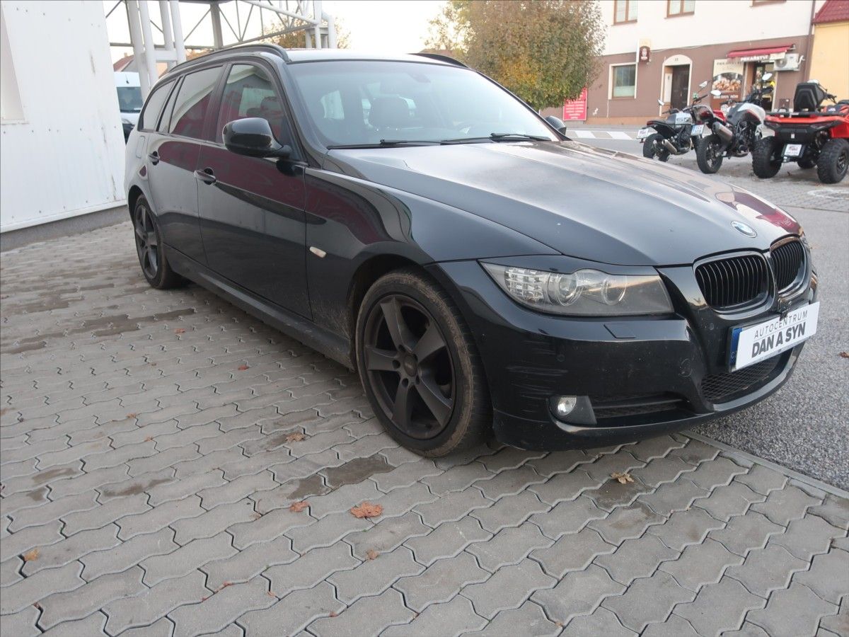 BMW Řada 3, 2,0 320d XDrive, xenony - fotka 2