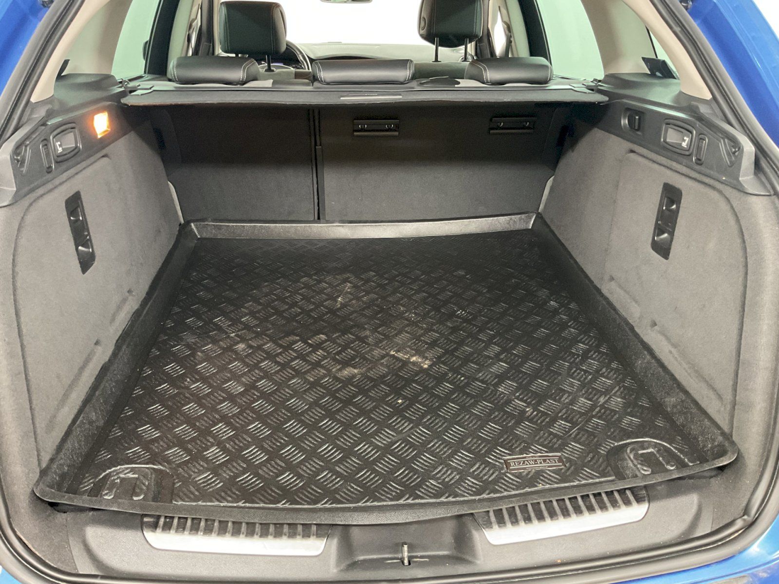 Renault Laguna, 2,0dCi 110kW GT Bose Xenon 4co - fotka 6