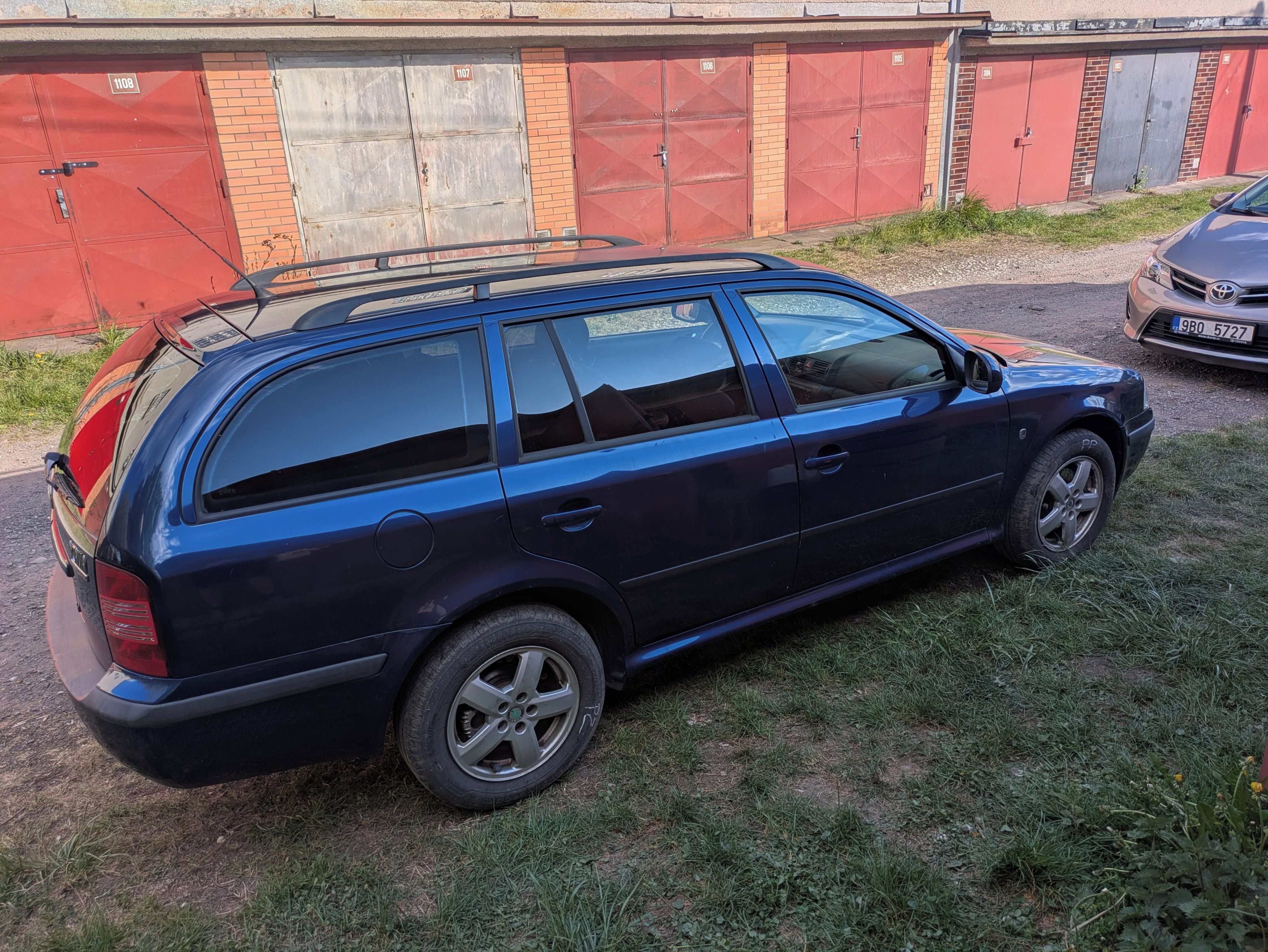 Škoda Octavia, Tour 1.9TDI 74Kw 2009 - fotka 3