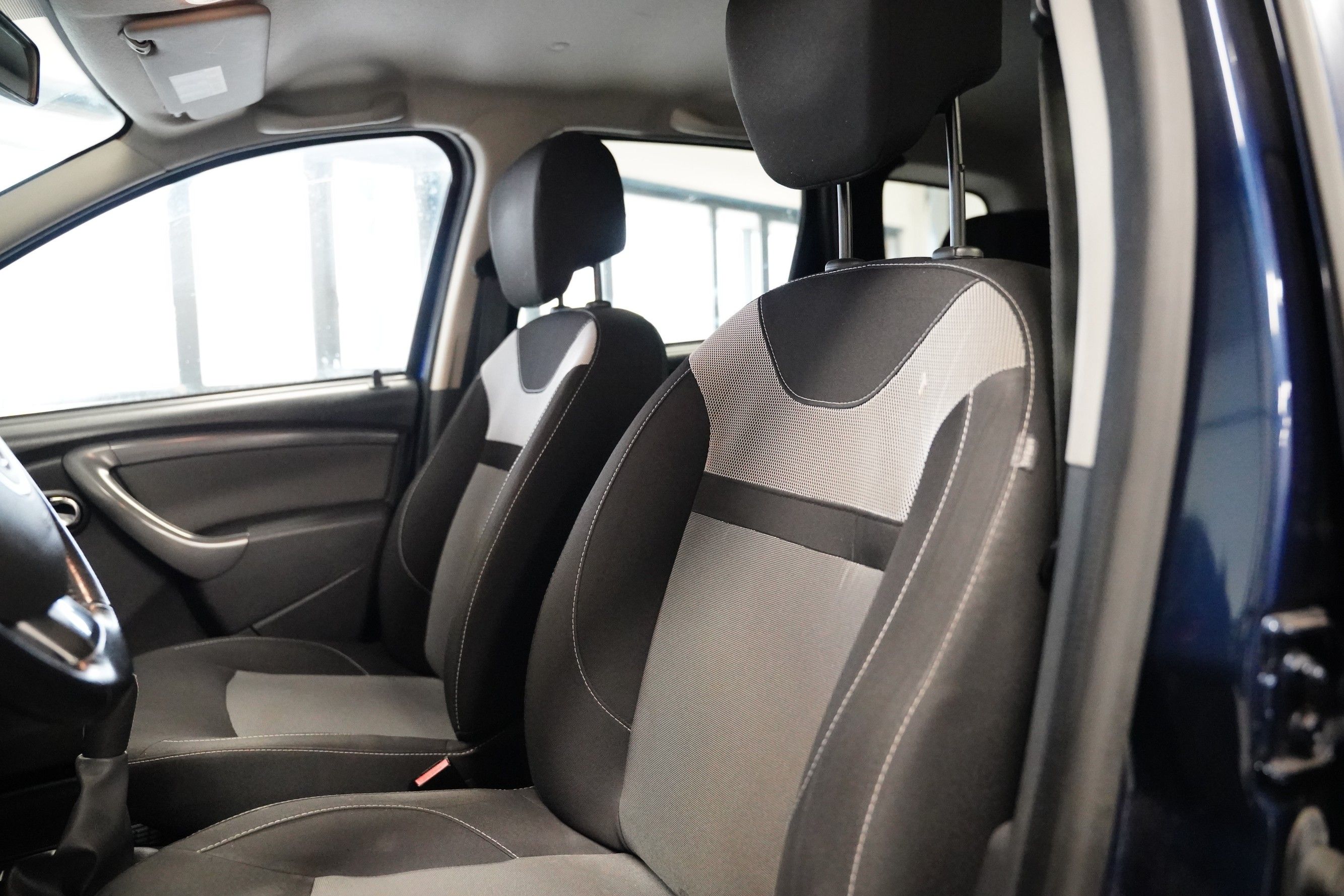 Dacia Duster, 1.6 16v 84 kW Access - fotka 6