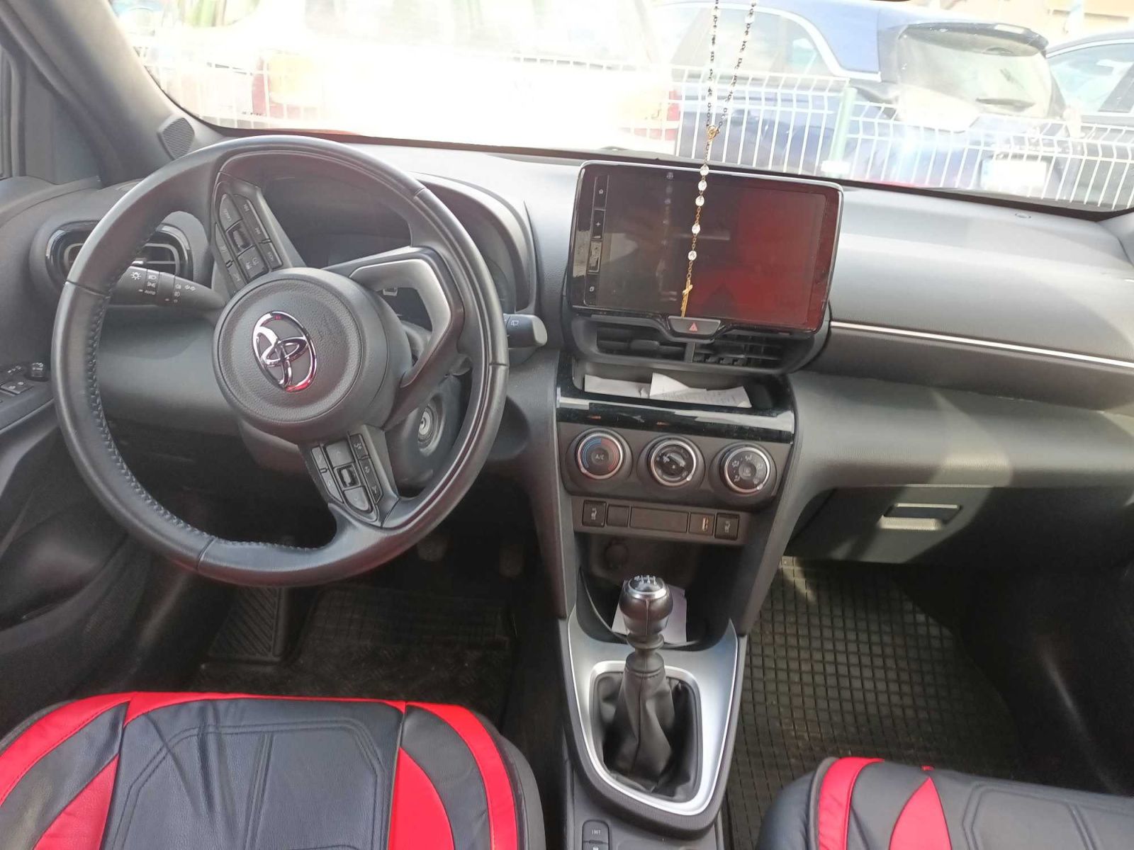 Toyota Yaris Cross, 1.5 VVT-i, ČR,1.maj - fotka 3