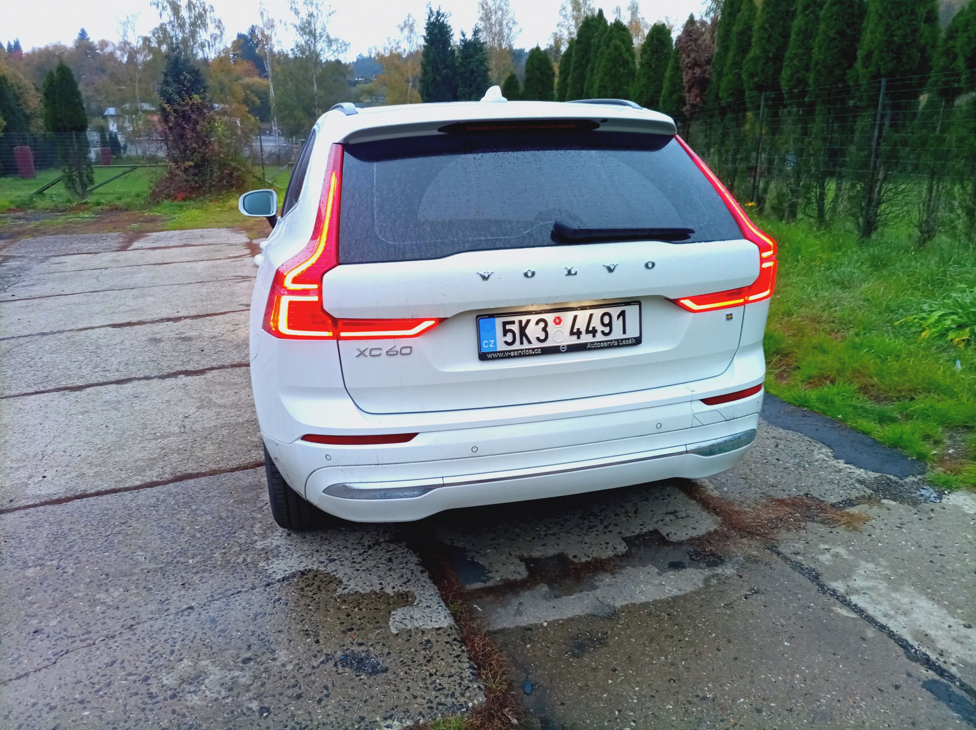 Volvo XC60, 2.0 B4 mild hybridní - fotka 5
