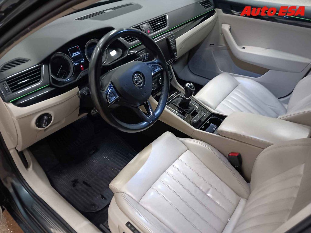 Škoda Superb, 2.0 TDi,ČR - fotka 3