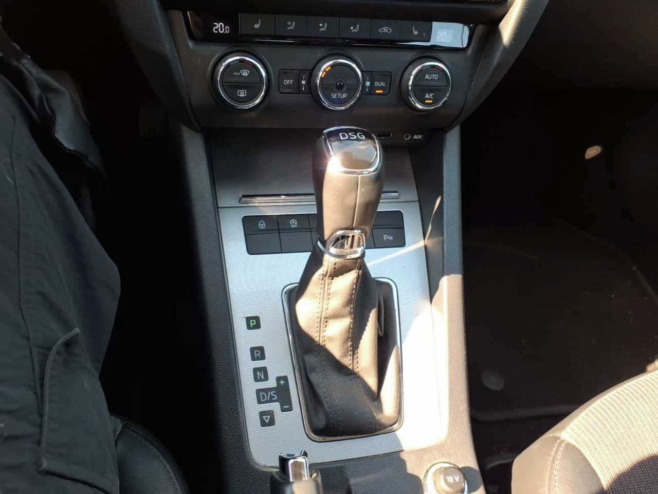 Škoda Octavia, 1.4 TSI 103 kw Elegance+ DSG - fotka 5