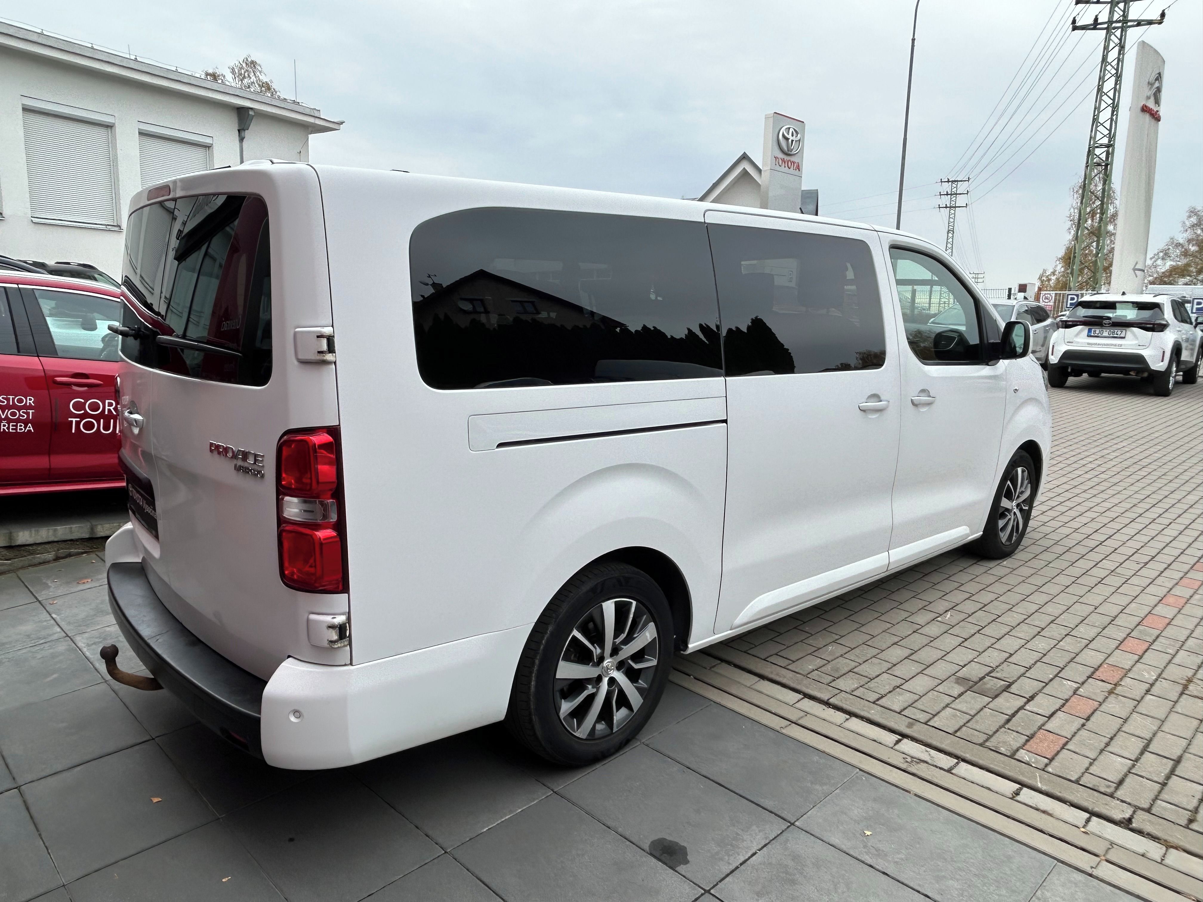 Toyota Proace Verso, L2 150k Shuttle Bussines + Win - fotka 3