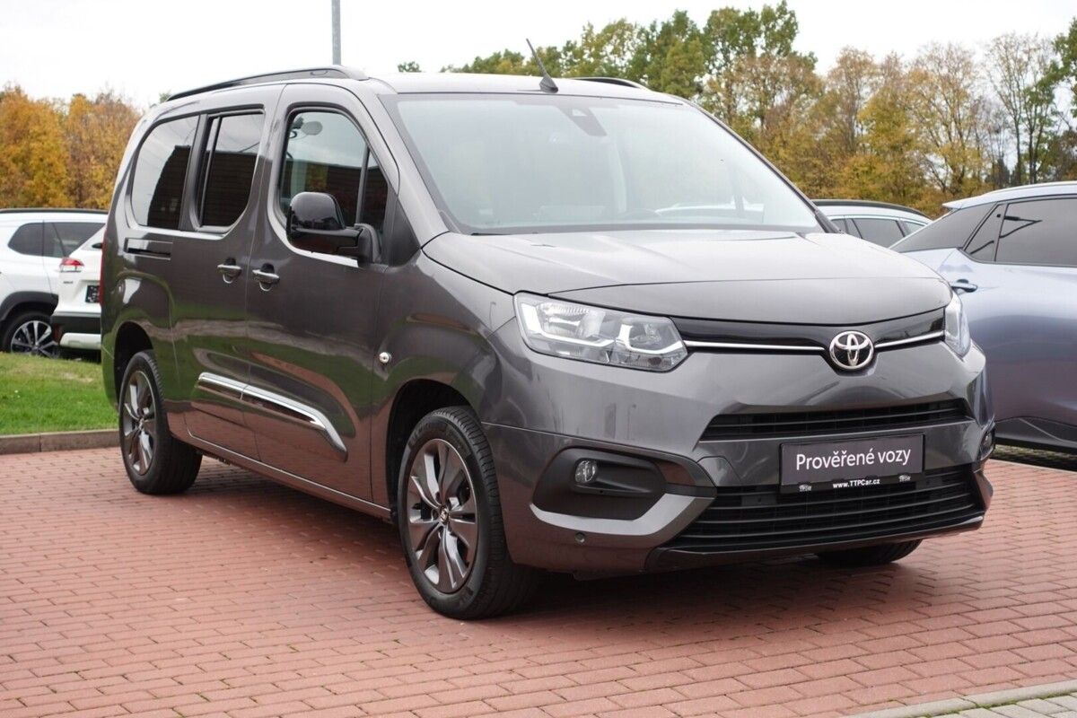 Toyota Proace City Verso, 1.5 D4-D 130 - 6 MT Long 5D Fa - fotka 3