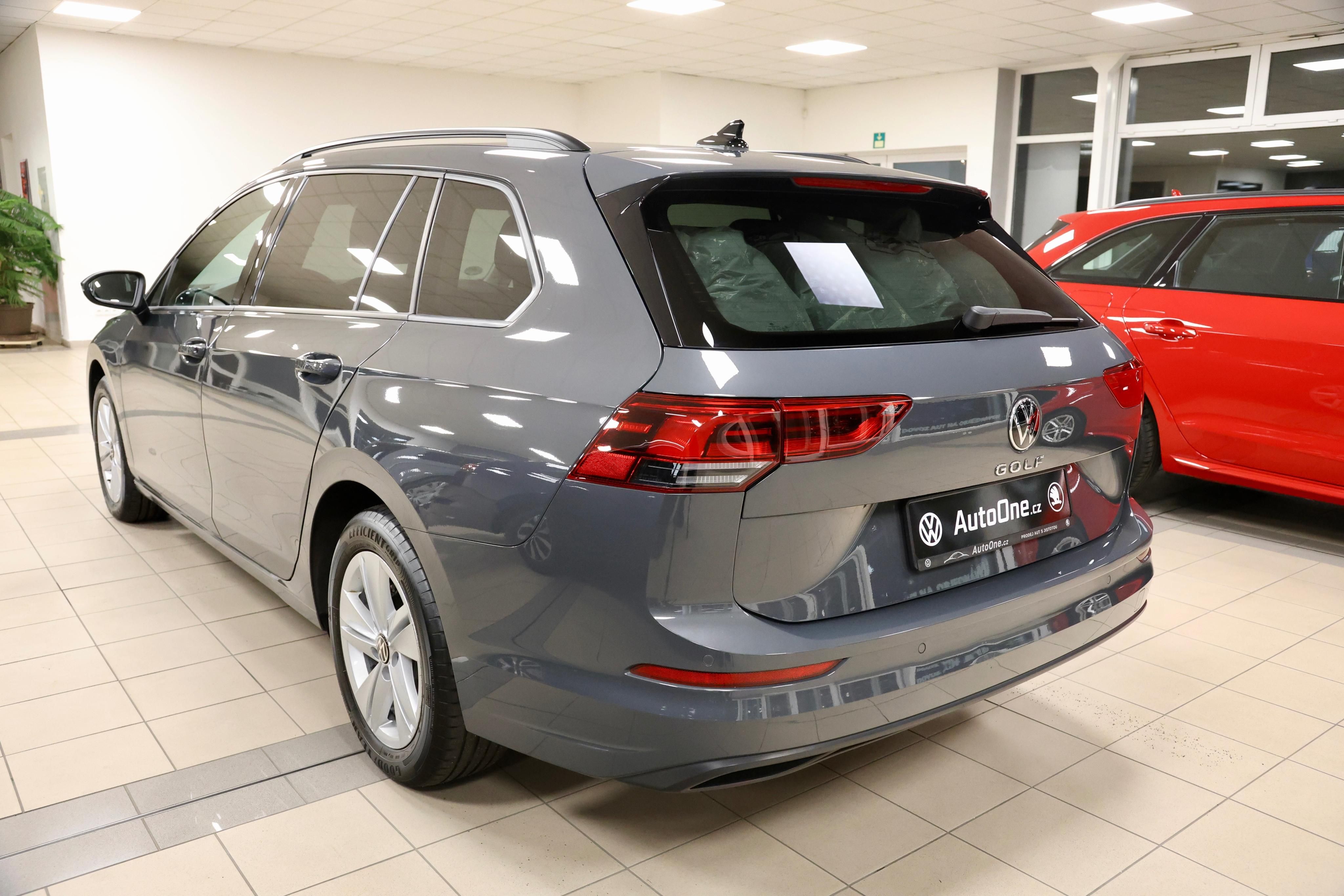 Volkswagen Golf Variant, 2.0TDI DSG Display LED Navi - fotka 6