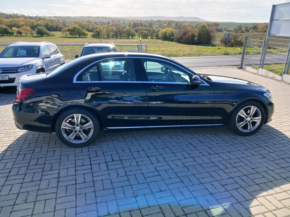Mercedes-Benz Třídy C, C 200 - fotka 6