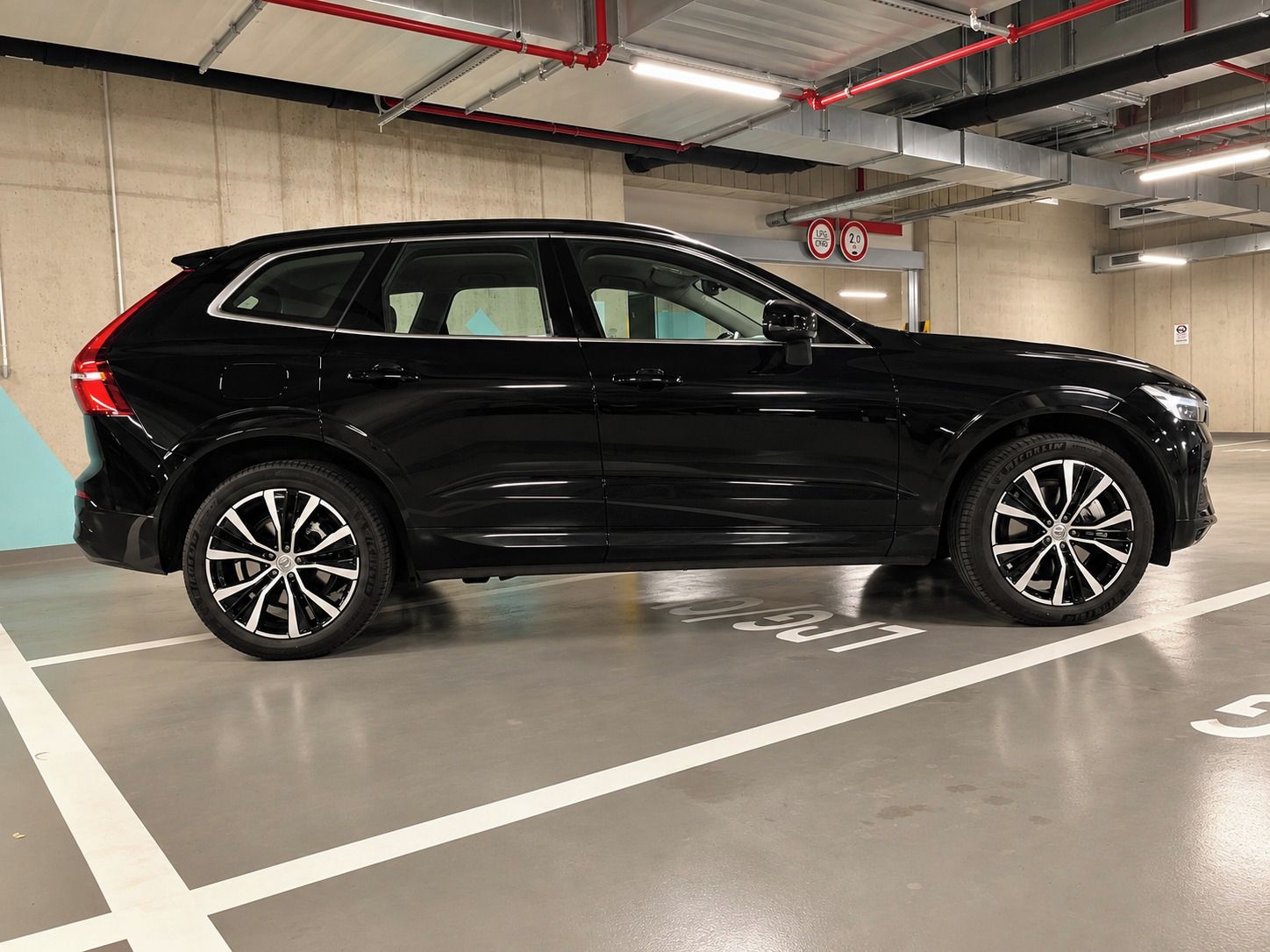 Volvo XC60, 2.0, B5 Core AWD, 184 KW - fotka 4