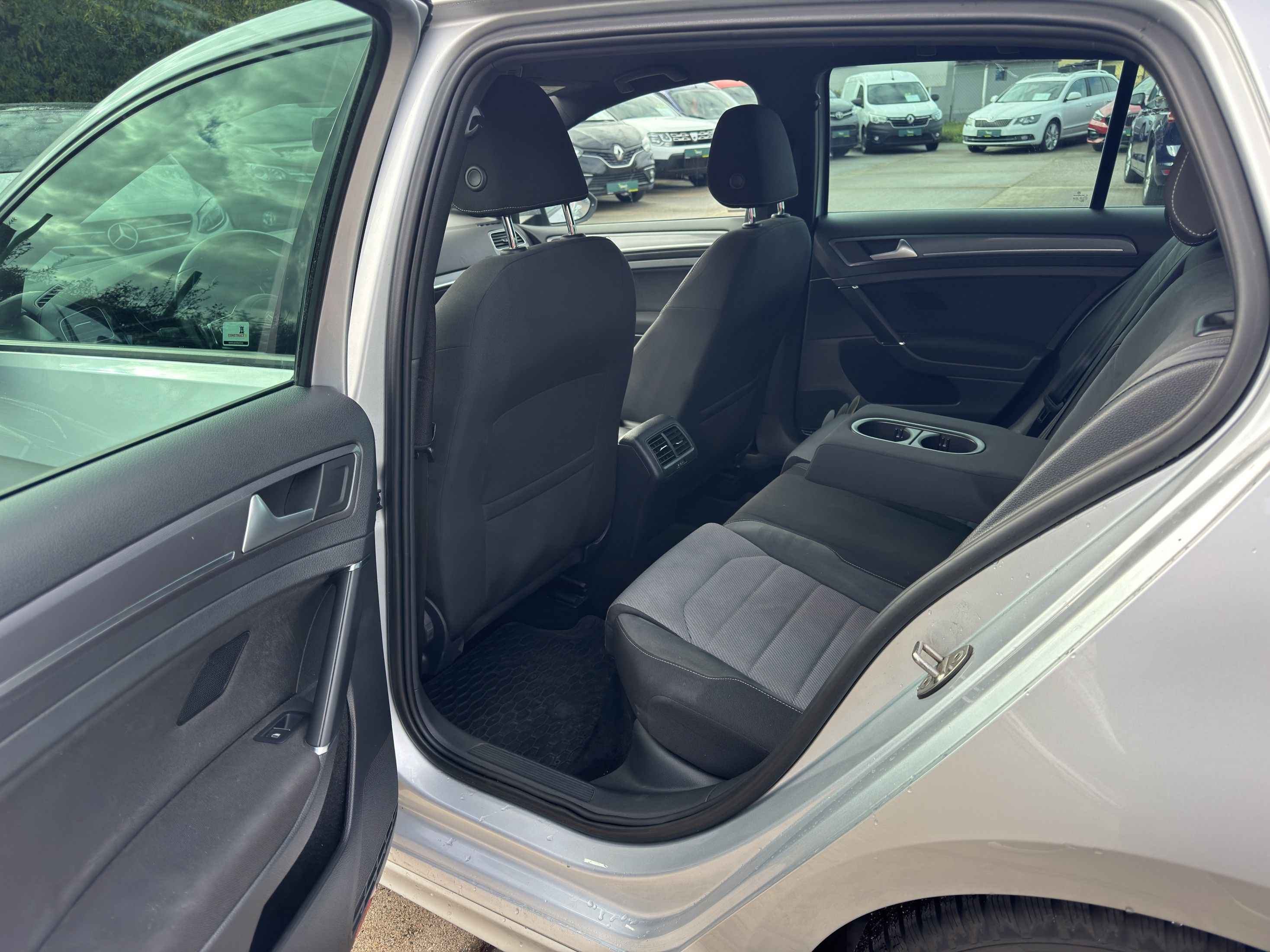 Volkswagen Golf, 1.4 TSI 103 kW R-Line - fotka 6