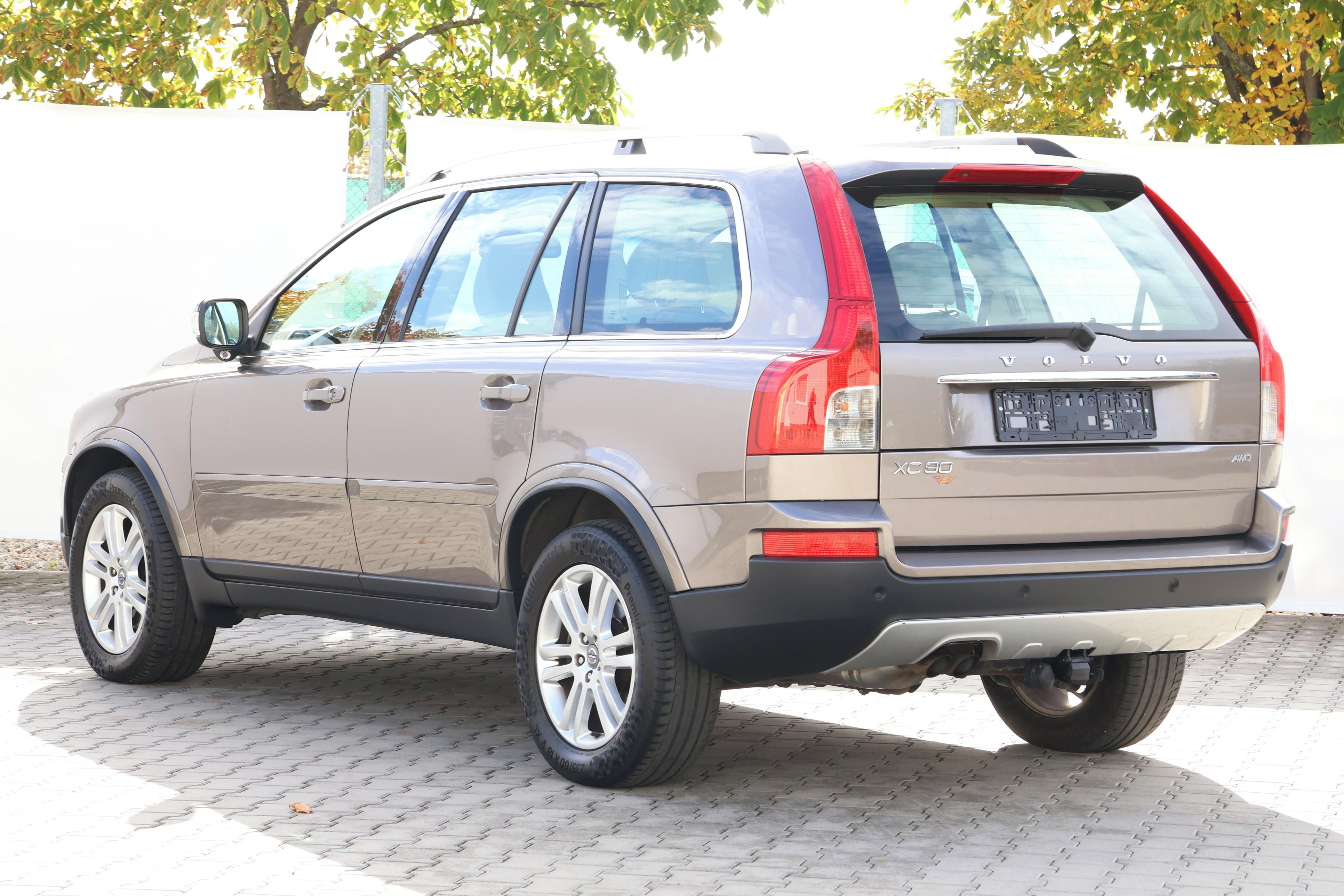 Volvo XC90, 2.4D5*147kW*SUMMUM*7Míst* - fotka 4