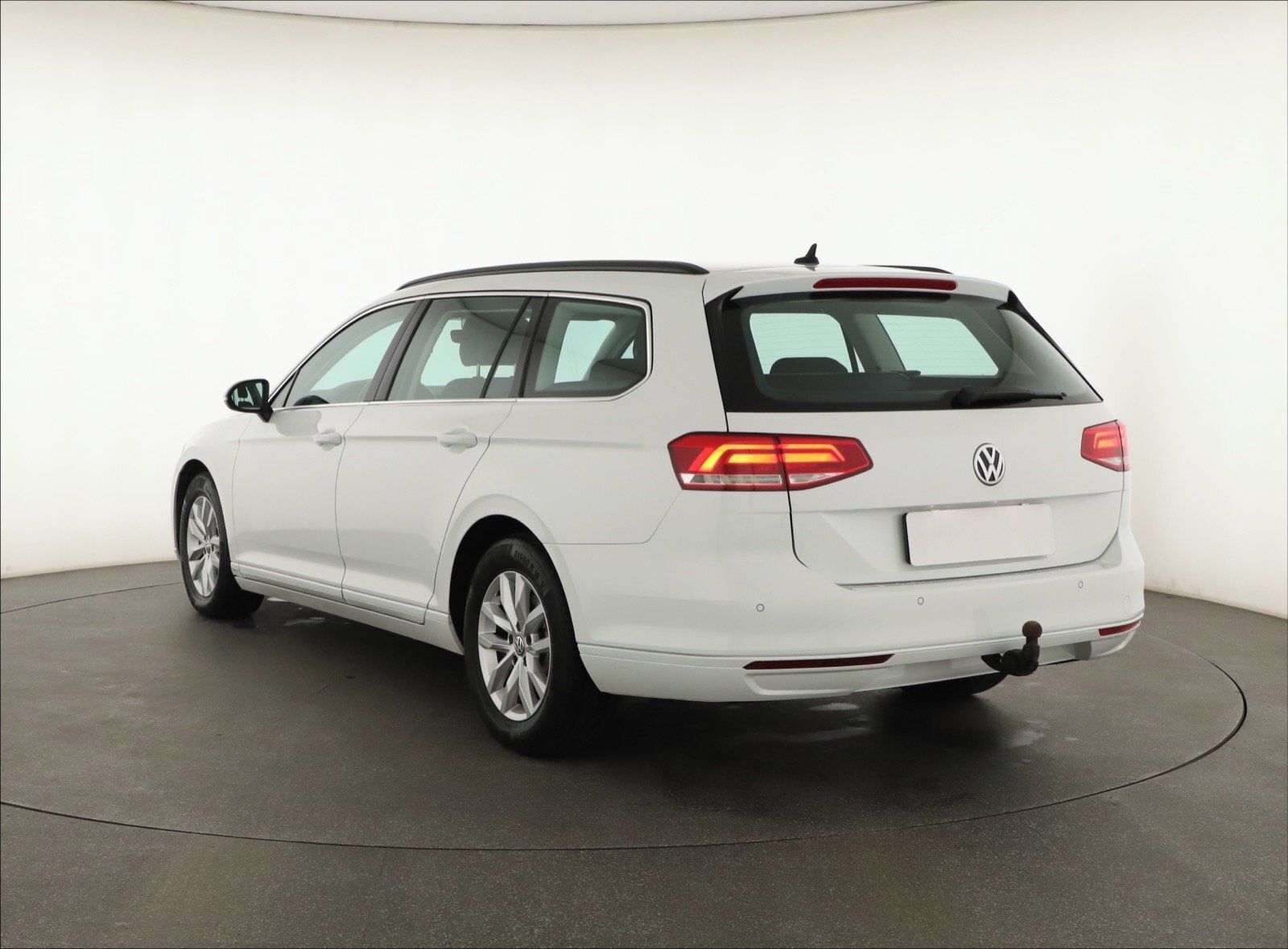Volkswagen Passat, 2.0 TDI, Automat, Navi - fotka 4