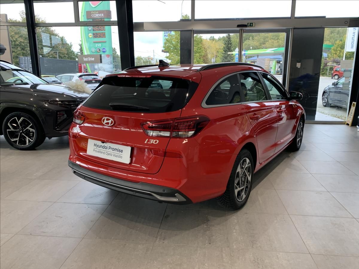 Hyundai i30, 1,5 TGDI 103 kW DCT STYLE - fotka 5