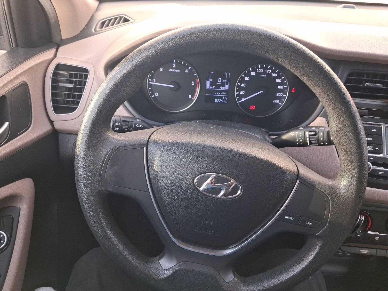 Hyundai i20, 1.1 CRDi, ČR,1.maj, Klima - fotka 3