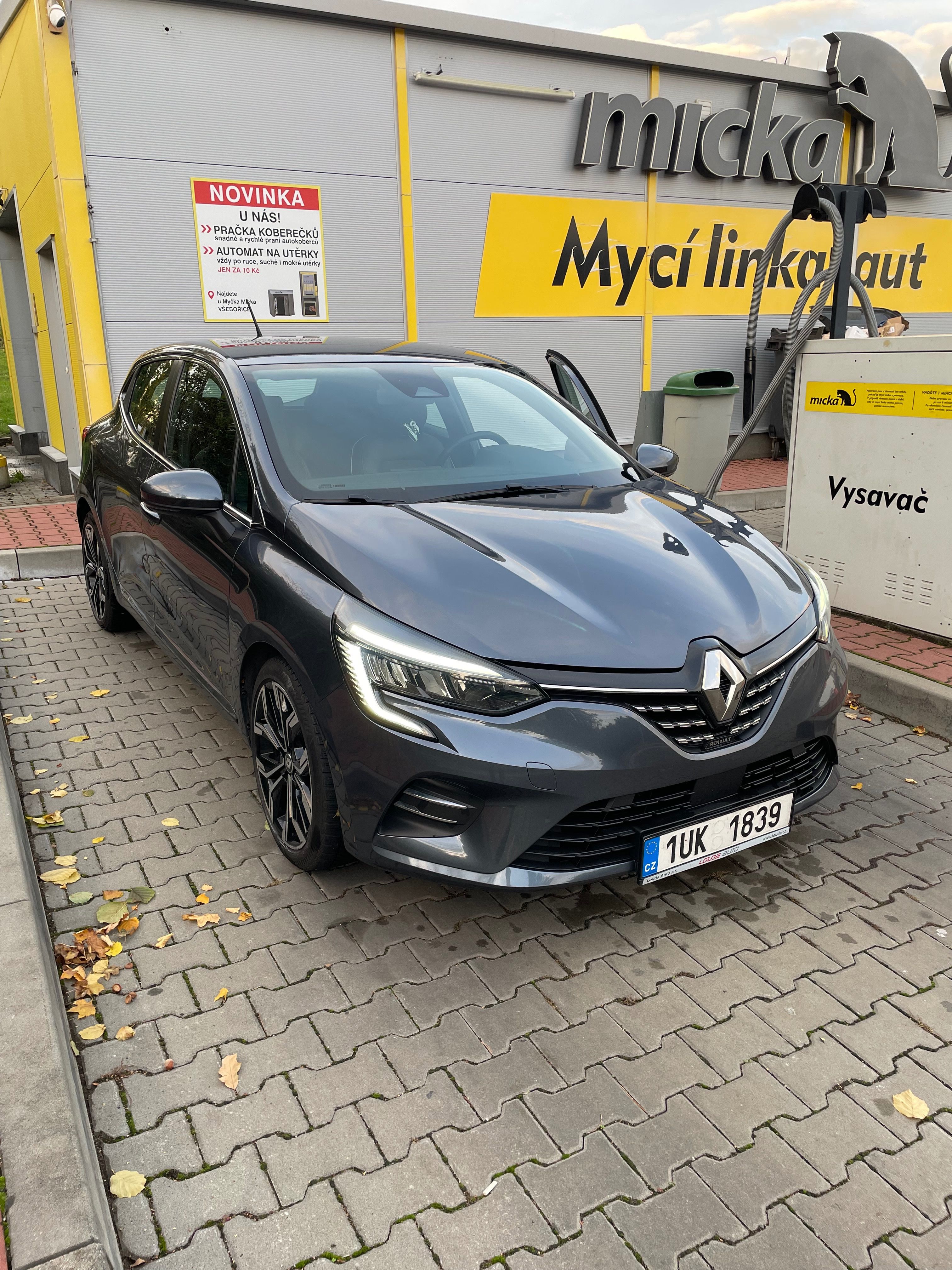 Renault Clio, 1.0 TCe - servisováno - fotka 2
