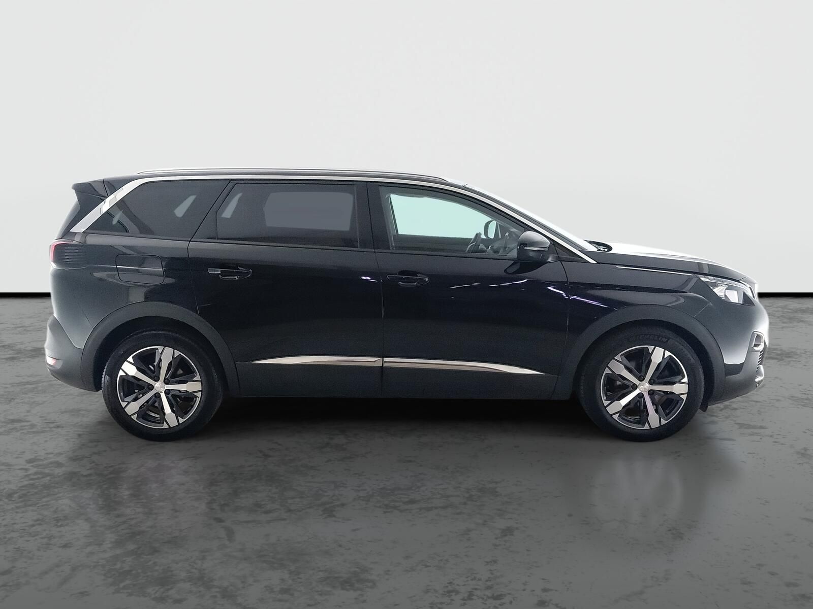 Peugeot 5008, 1.5 BlueHDi, 7 míst, Kůže - fotka 6