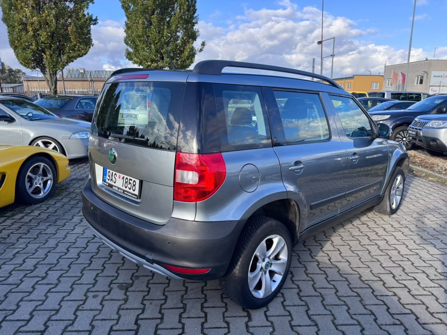 Škoda Yeti, DSG 4X4 2,0TDI 103KW TAŽNÉ DPH - fotka 5