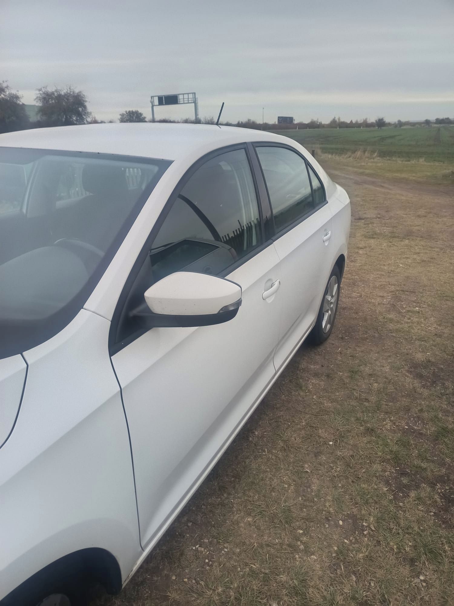 Škoda Rapid - fotka 4