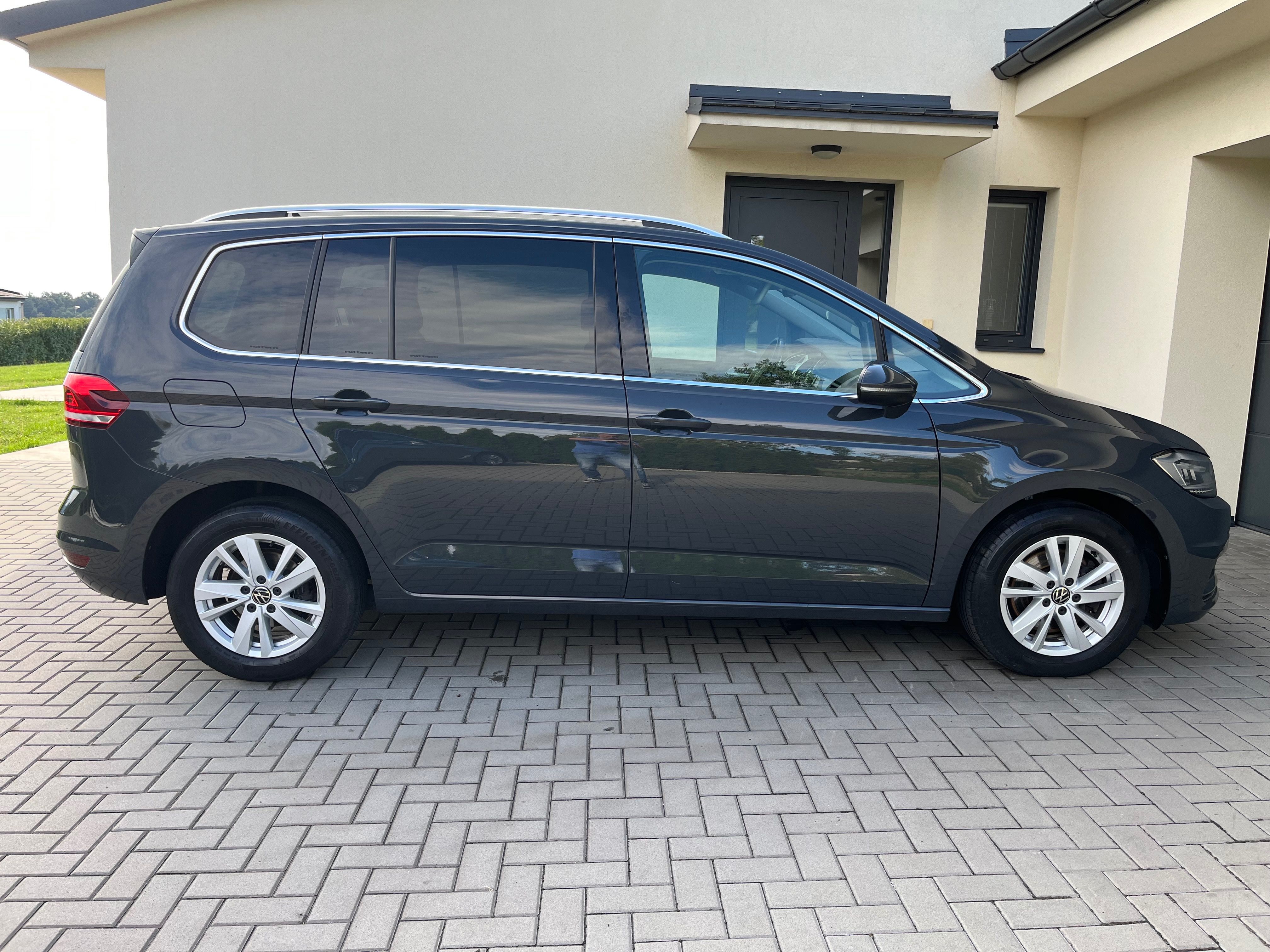 Volkswagen Touran, 2.0TDi HIGHLINE 2021 - fotka 6