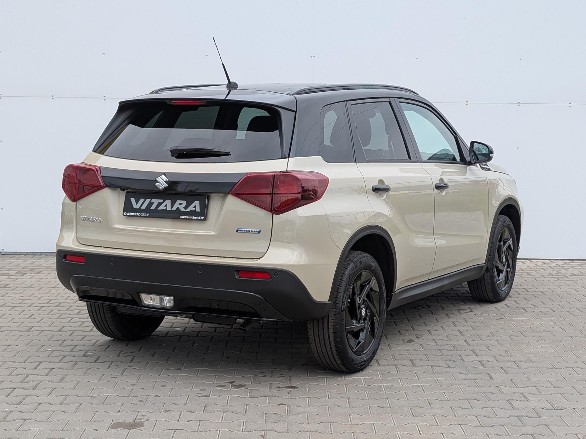 Suzuki Vitara, ELEGANCE 1,4 HYBRID M/T 4x4 BL - fotka 2
