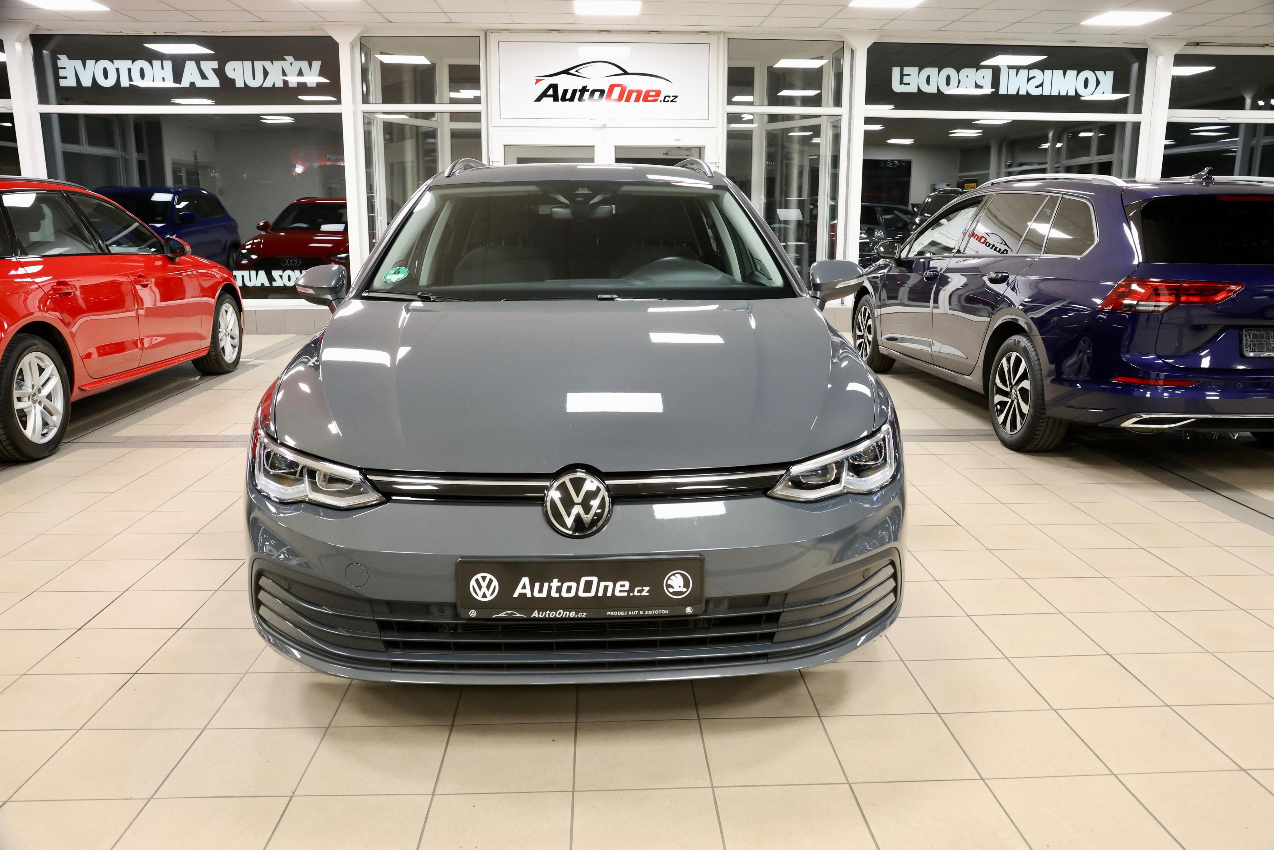 Volkswagen Golf Variant, 2.0TDI DSG Display LED Navi - fotka 3