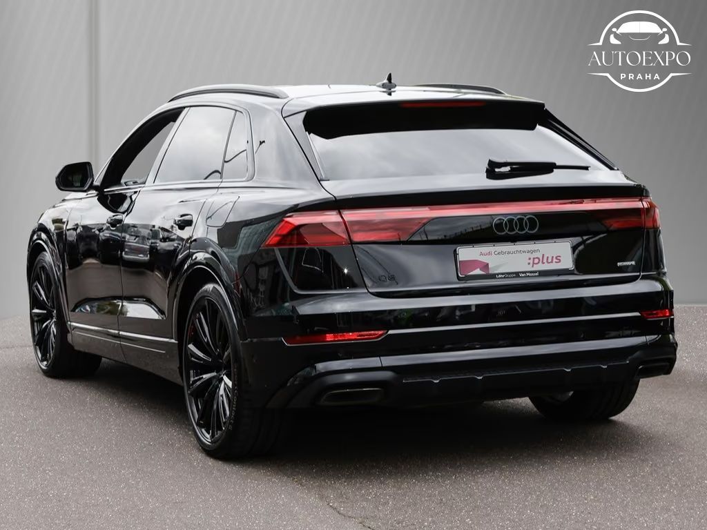 Audi Q8, SUV TFSI e S line Matrix * - fotka 5