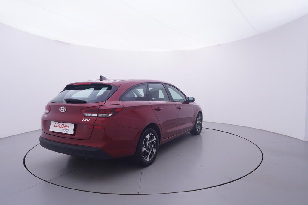 Hyundai i30, Comfort 1.0 GDI 73 kW - fotka 5