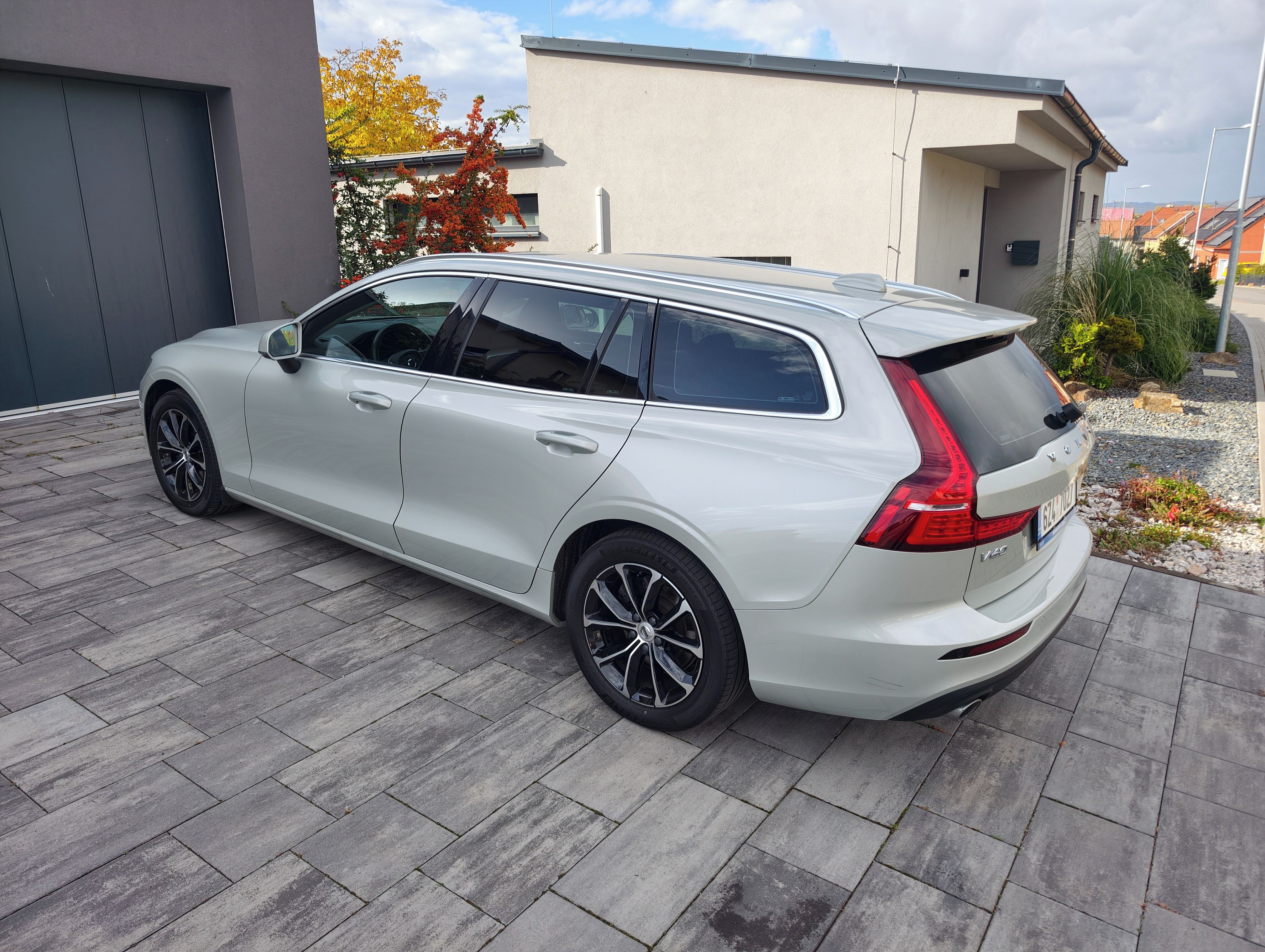 Volvo V60, Volvo V60 D4 (2019) koupeno ČR - fotka 5