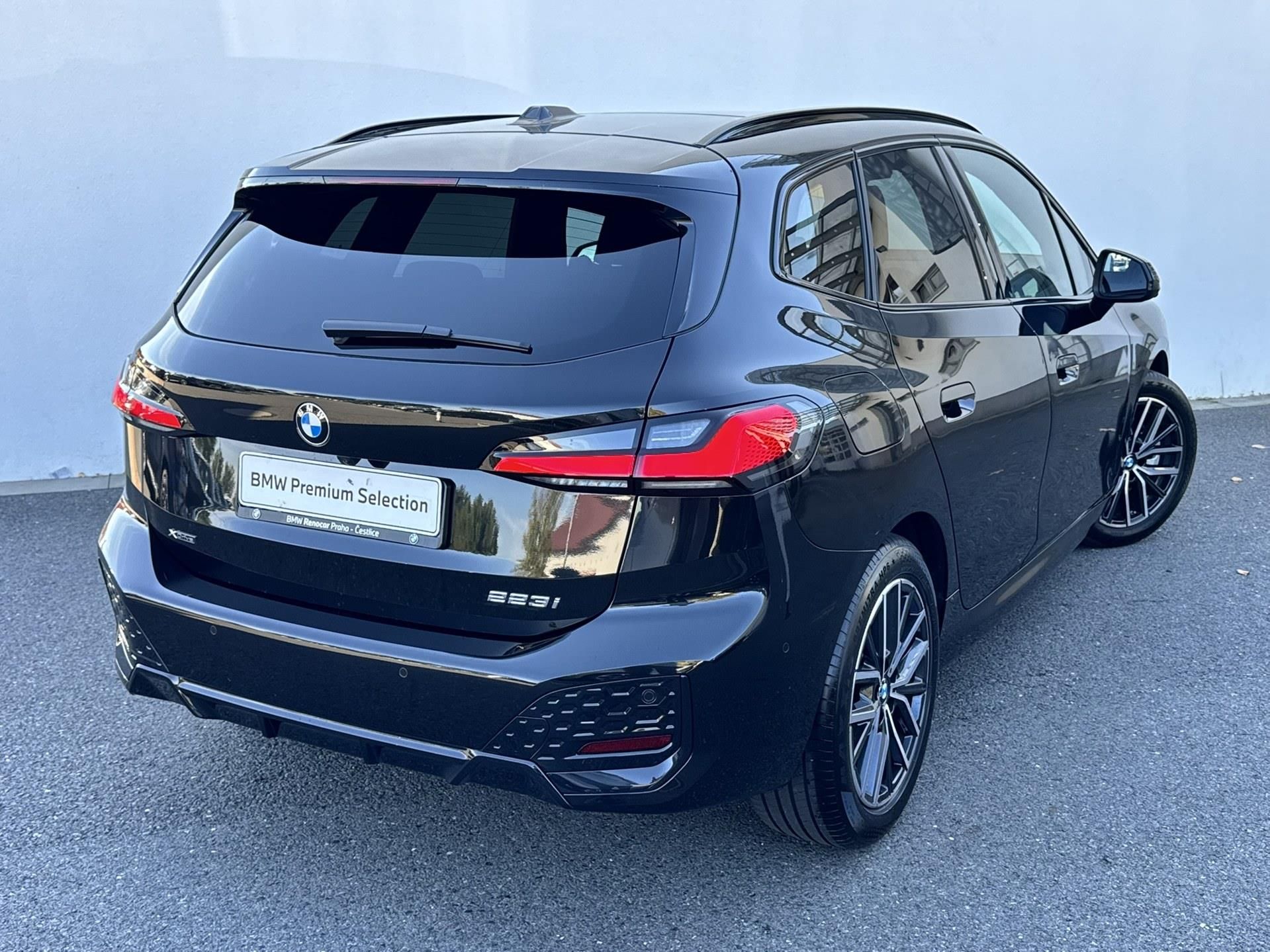 BMW Řada 2, 223i xDrive Active Tourer - fotka 2
