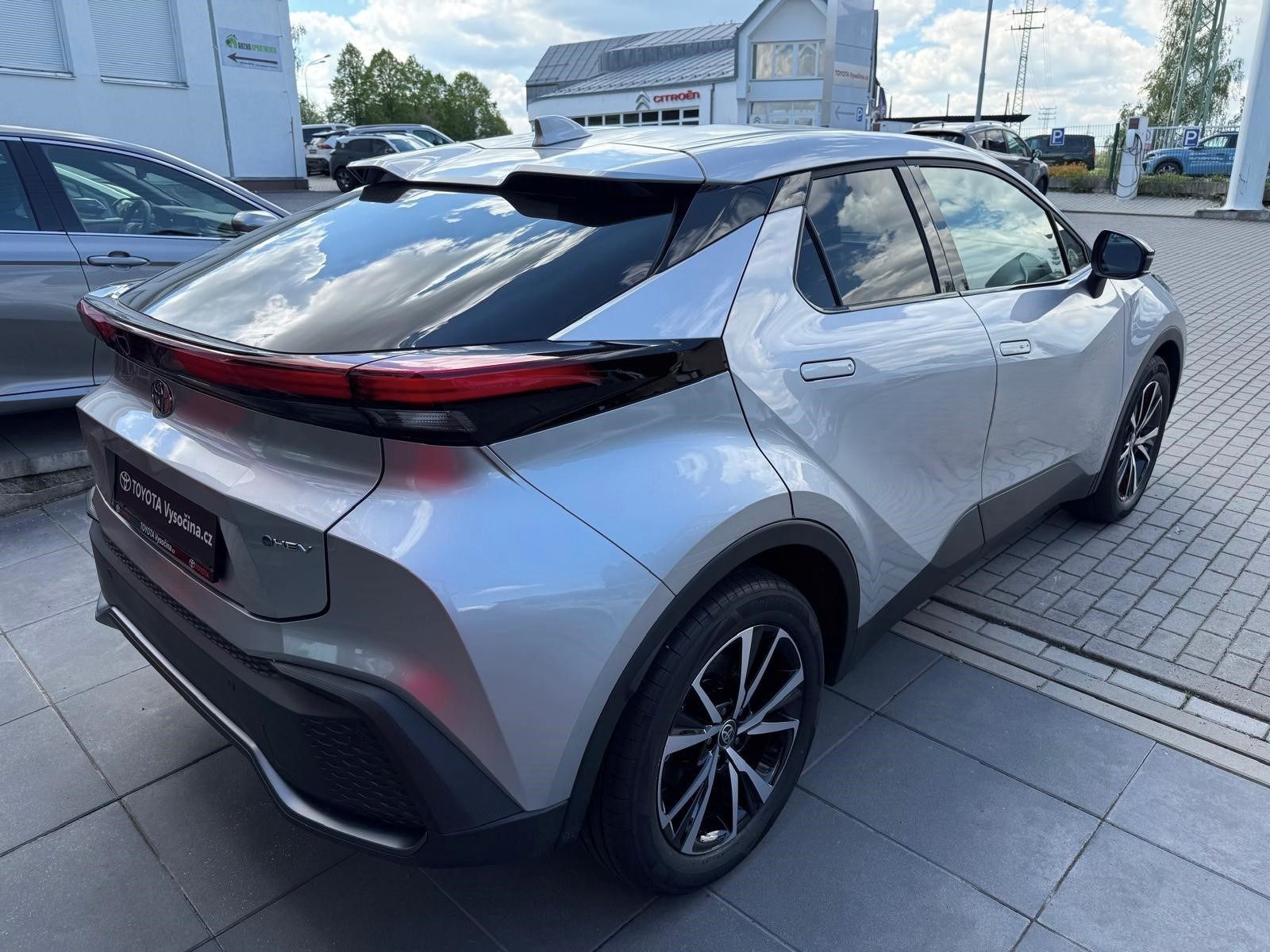 Toyota C-HR, 1.8HEV 140PS Style - fotka 4