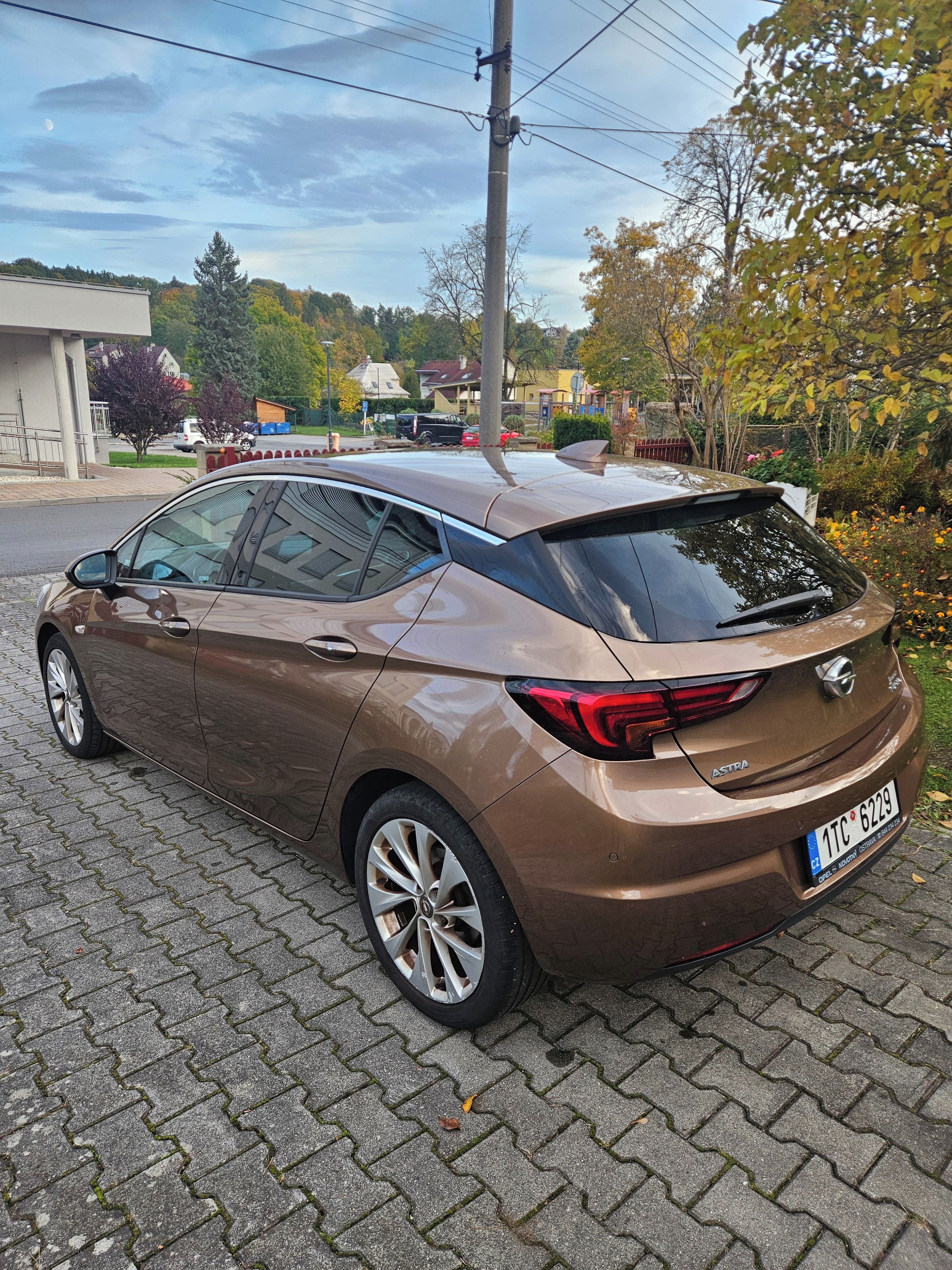 Opel Astra, Opel Astra K 1.4 Turbo 110 kW - fotka 3