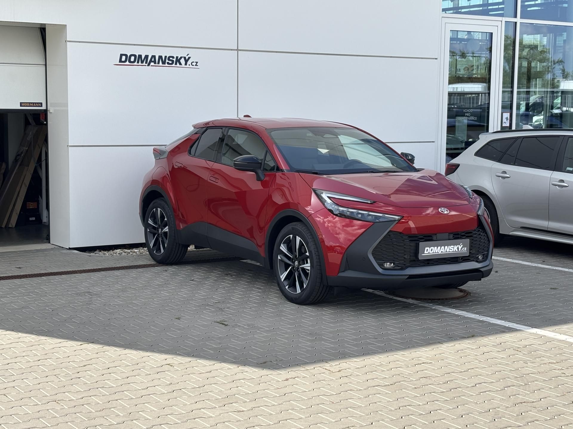 Toyota C-HR, STYLE 1,8 HEV AT - fotka 2