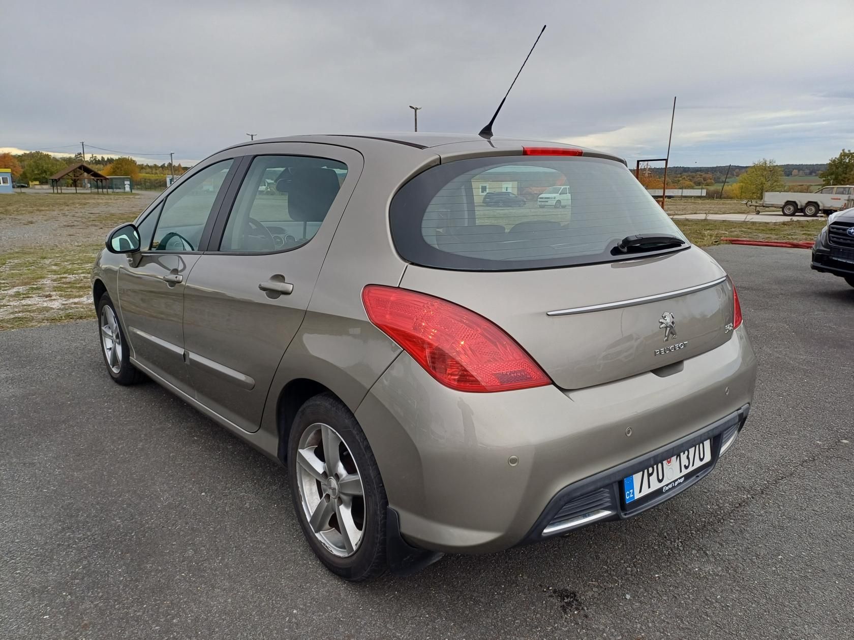 Peugeot 308, 1.6 VTi 88kW Klima - fotka 2