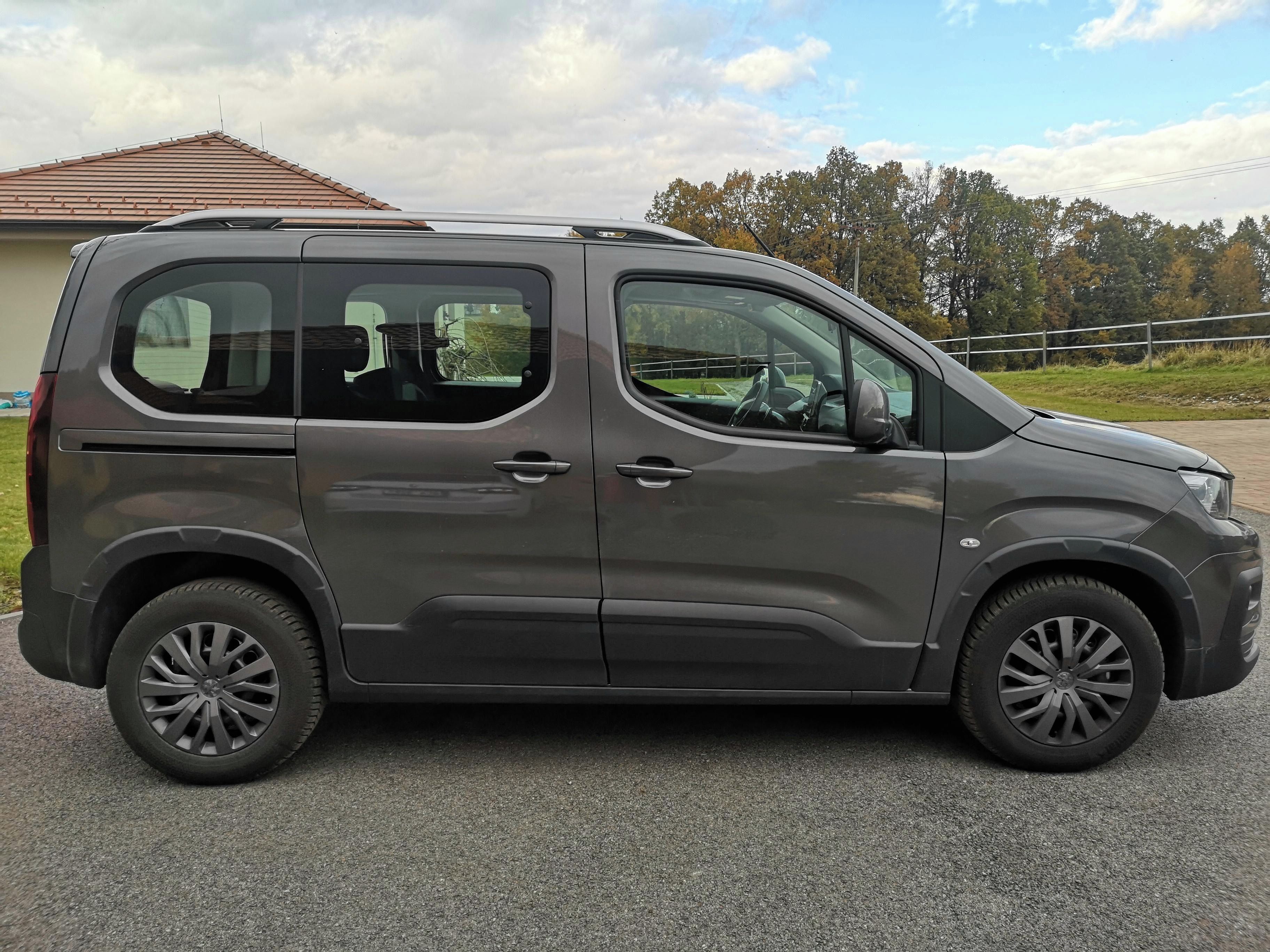Peugeot Rifter, ALLURE 1,2 PureTech 130 EAT8 - fotka 2