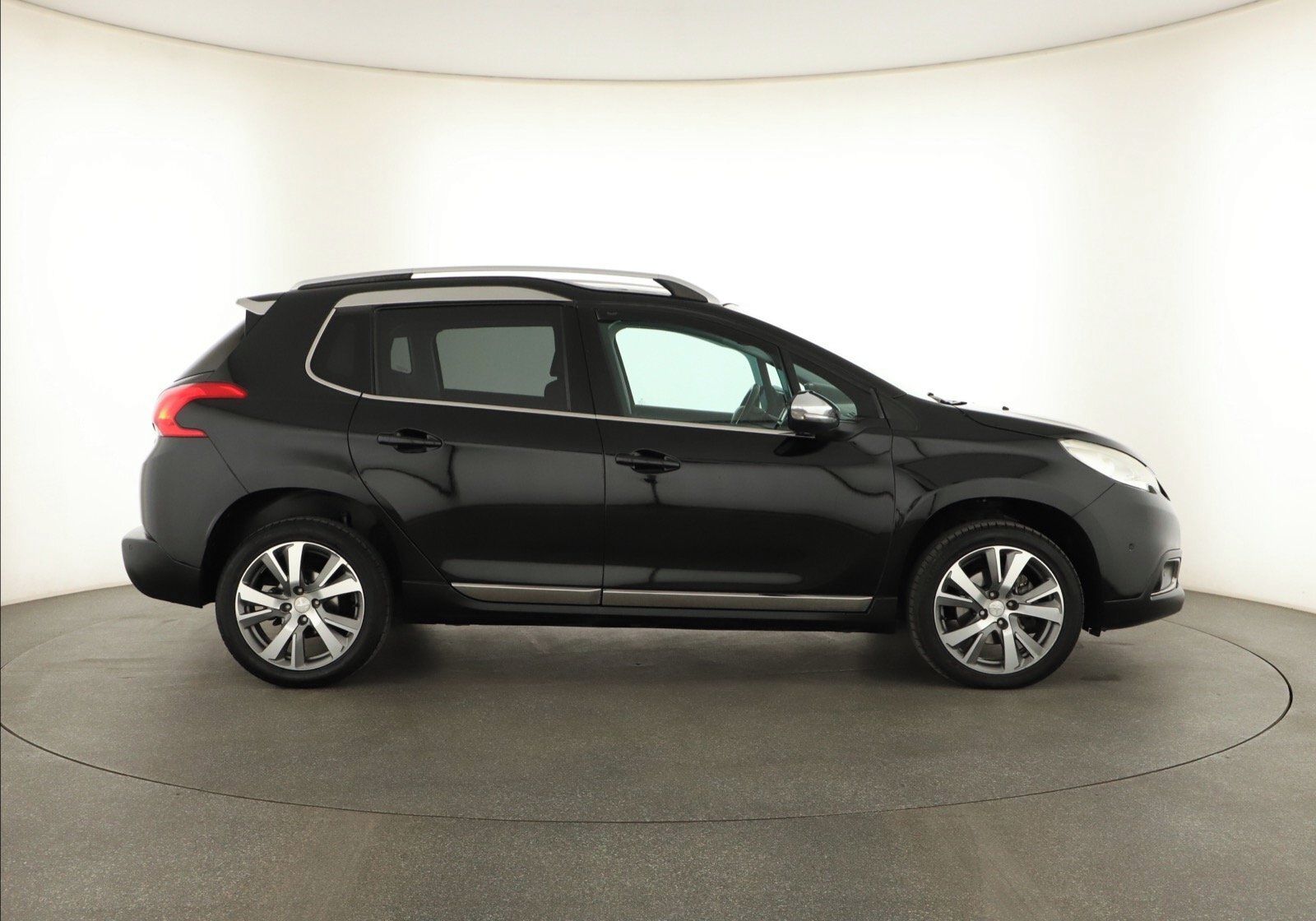 Peugeot 2008, 1.6 BlueHDi, Navi - fotka 6