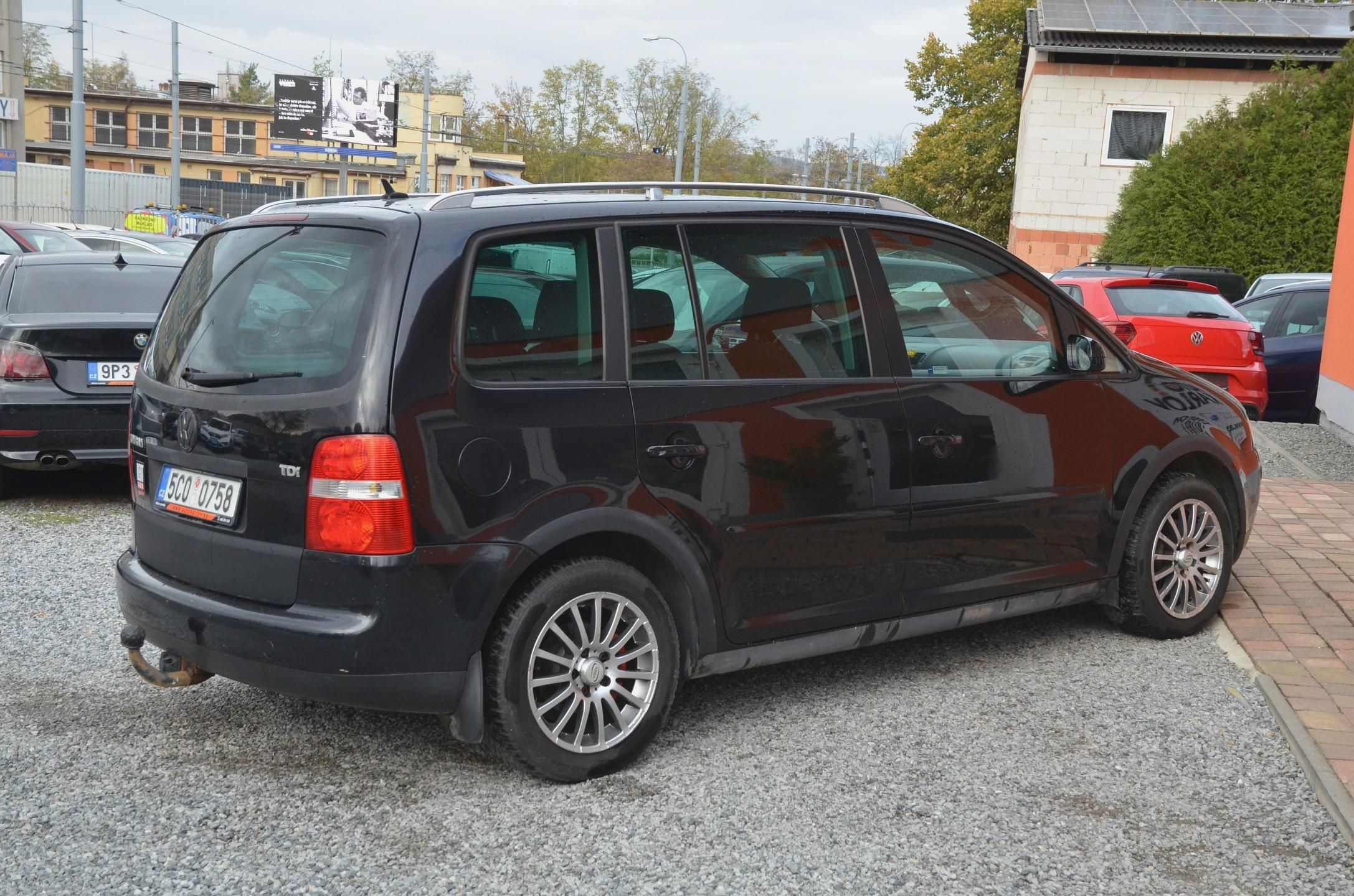 Volkswagen Touran, 2.0 TDi 103kW / 2x sada kol - fotka 6