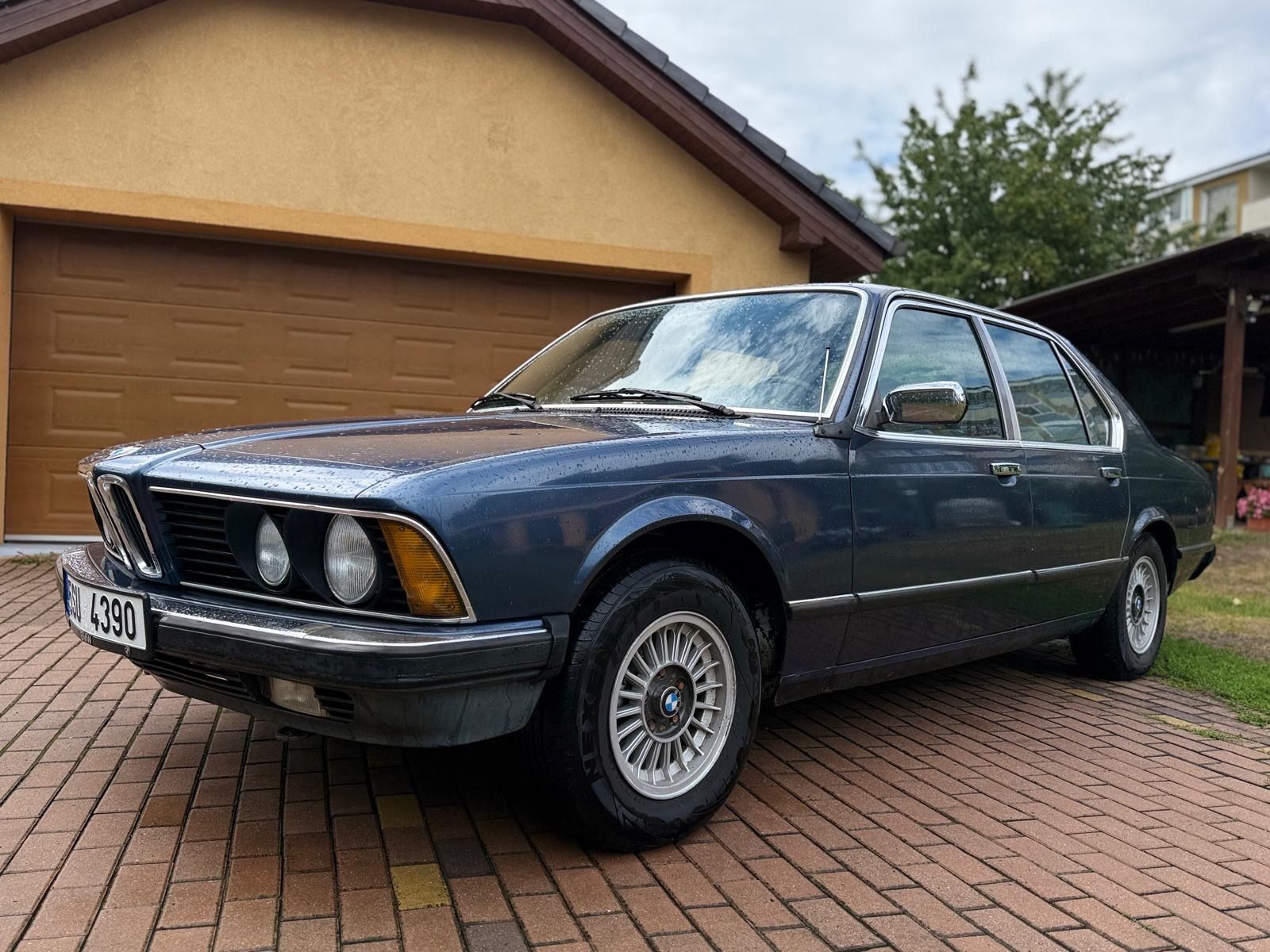 BMW Řada 7, BMW 732 i  e23 , 3,2l - fotka 4