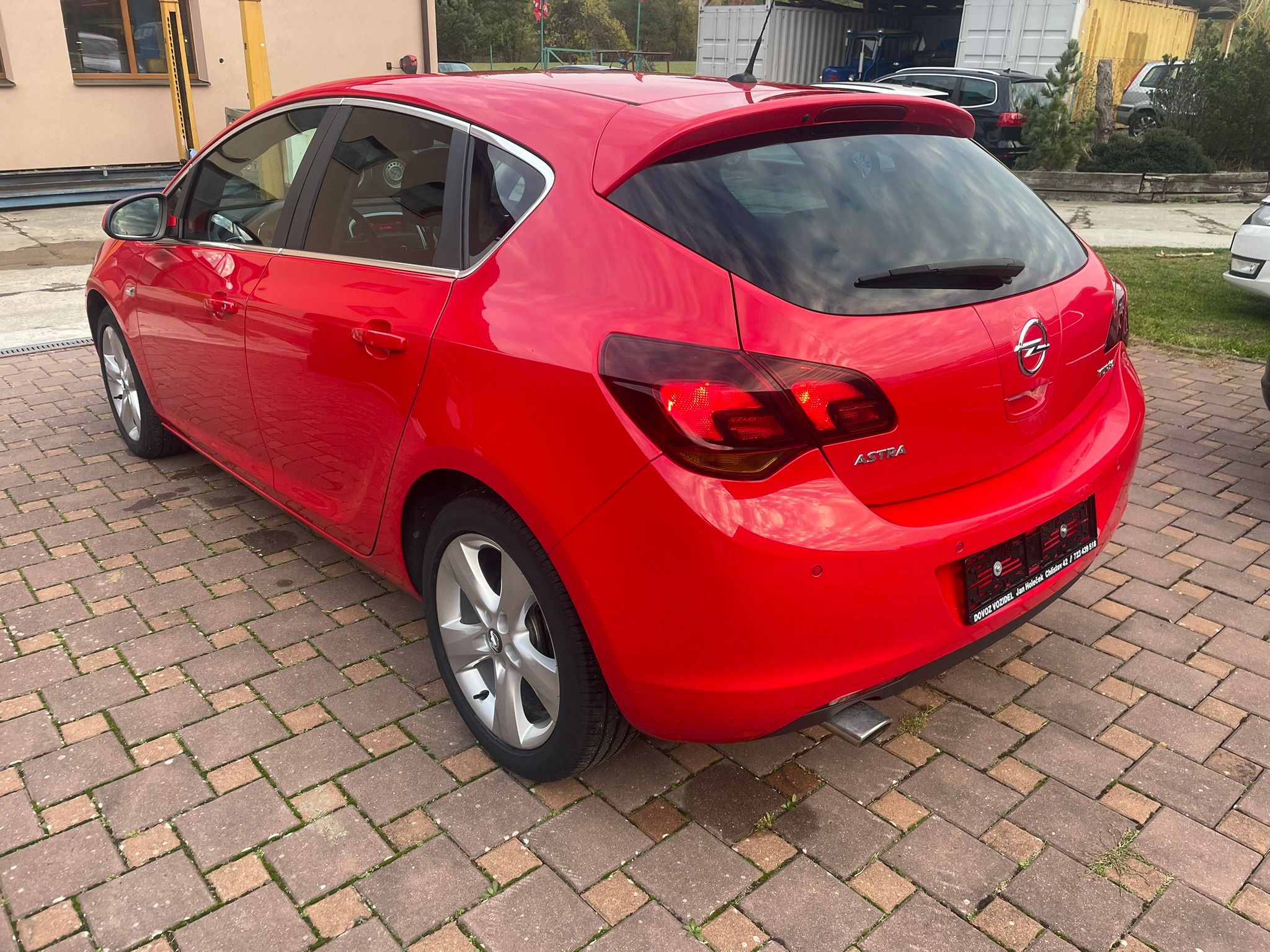 Opel Astra, R.V.2011, SERVISKA, 1.4 BENZIN - fotka 4