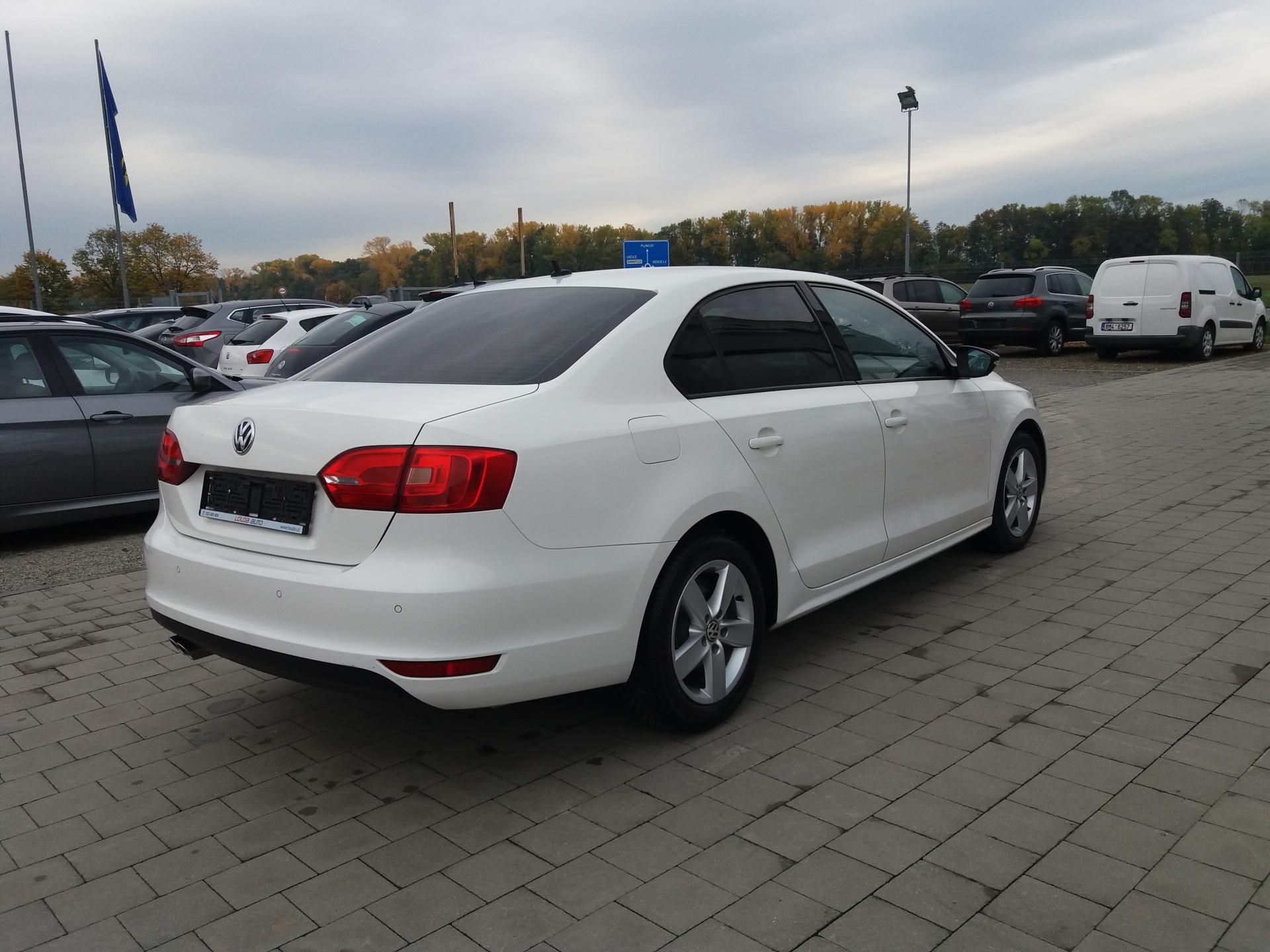 Volkswagen Jetta, 1.4TSi,DSG,90kW,SERVI.KNÍŽKA!! - fotka 4