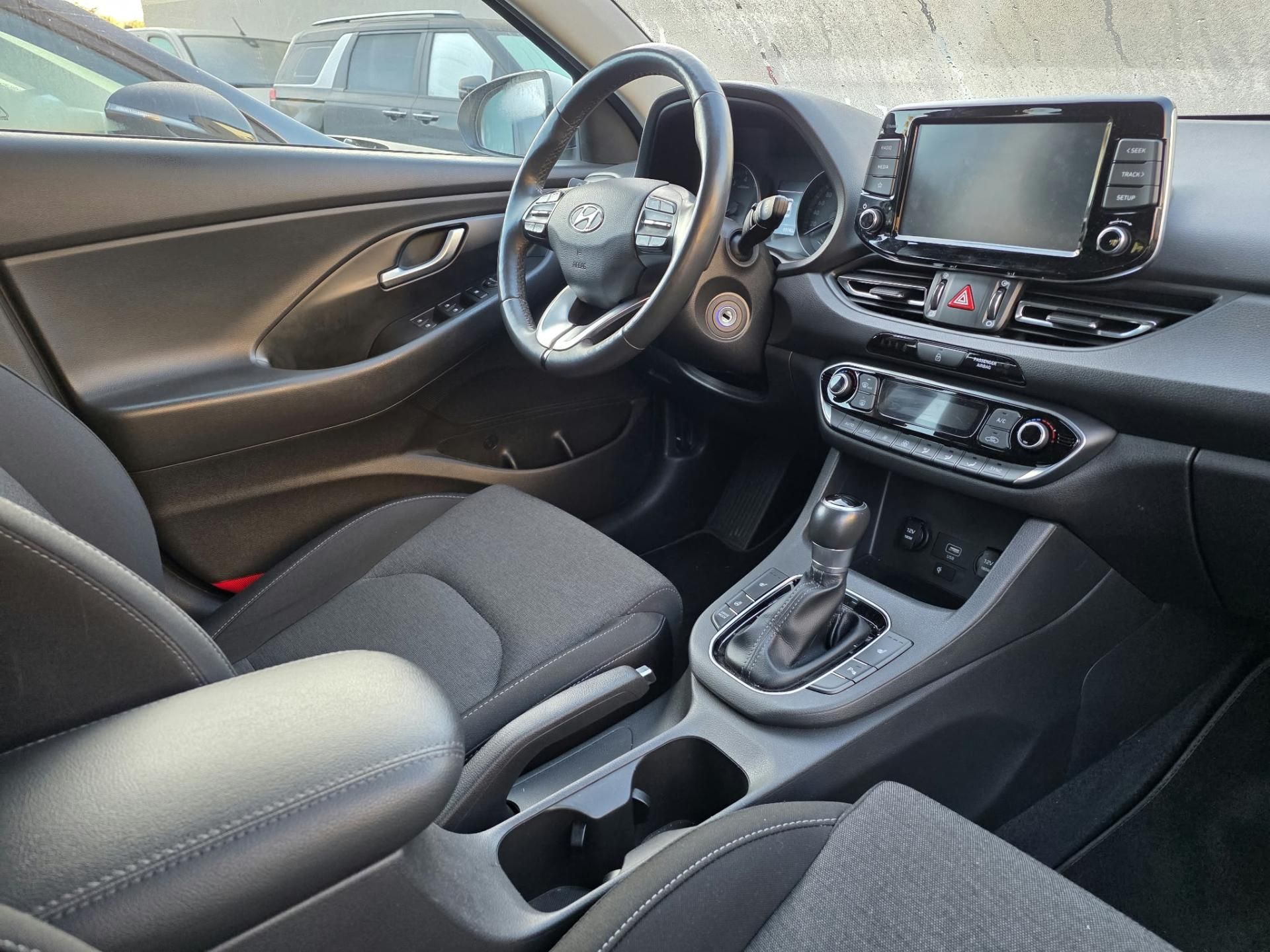 Hyundai i30, 1.5-AUTOMAT-MILDHYBRID 48V - fotka 2