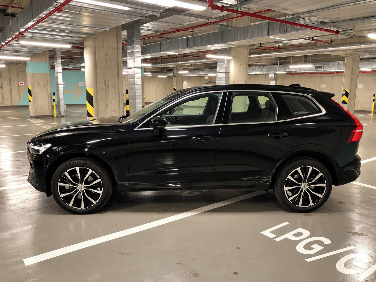 Volvo XC60, 2.0, B5 Core AWD, 184 KW - fotka 5