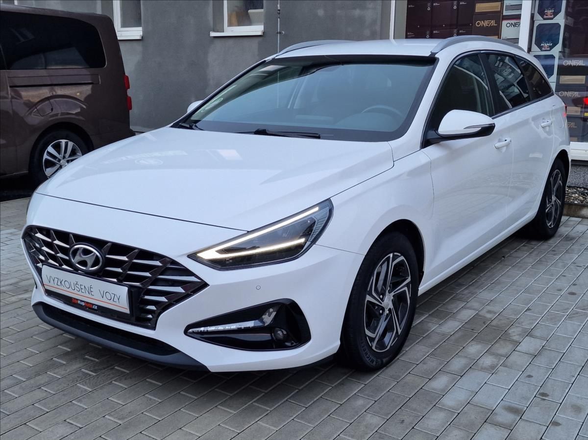 Hyundai i30, 1.0 T-Gdi Family Smart Kombi - fotka 5