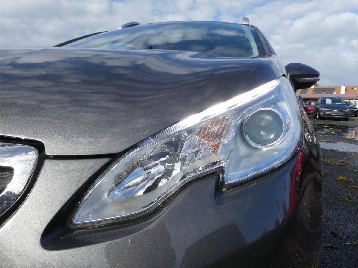 Peugeot 2008, 1,2 PureTech 60kW - fotka 4