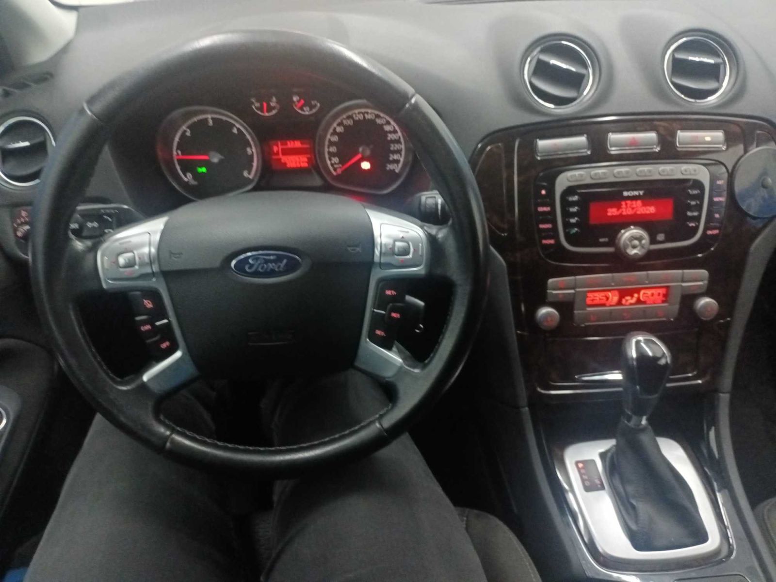 Ford Mondeo, 2.0 TDCi, Automat, Serv.kniha - fotka 3