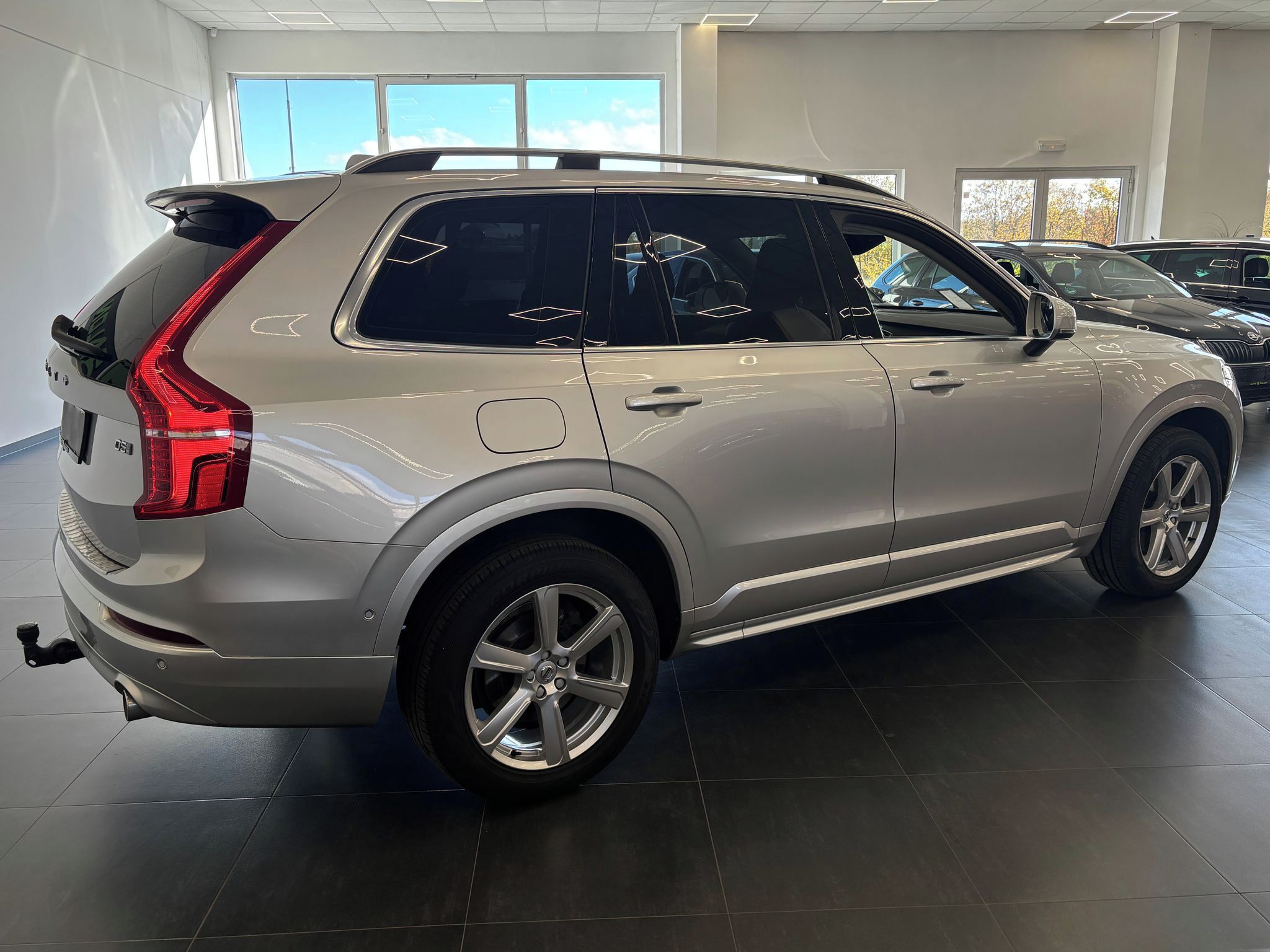 Volvo XC90, D5 4x4 173 kW Automat, Tažné - fotka 5