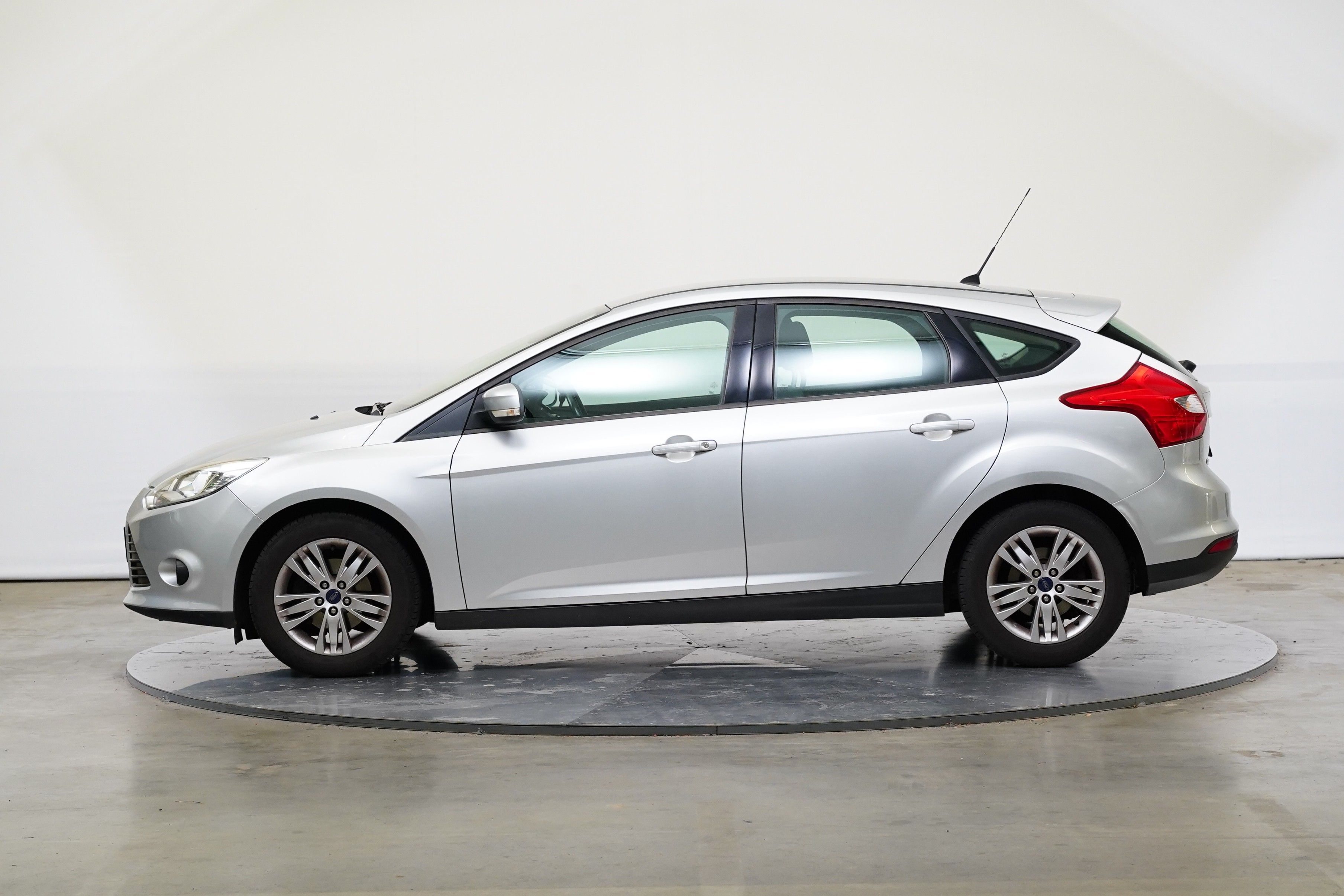 Ford Focus, 1.6 Ti-VCT 92 kW Trend - fotka 3