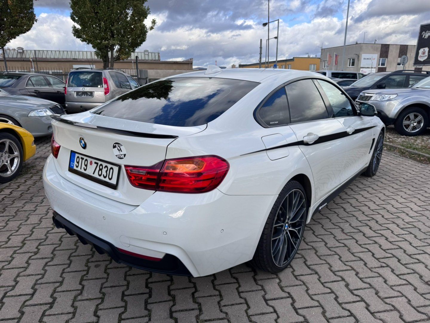 BMW Řada 4, 2,0D 135KW XDRIVE ČR MPACKET - fotka 4