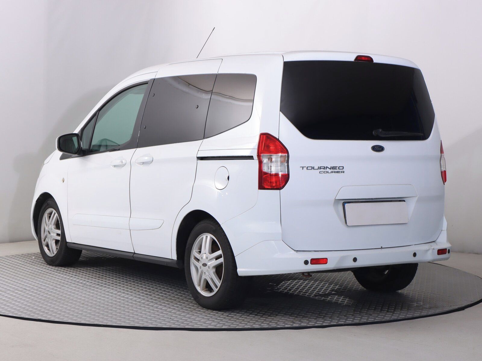 Ford Tourneo Courier, 1.5 TDCI, Trend, 5Míst, ČR - fotka 4